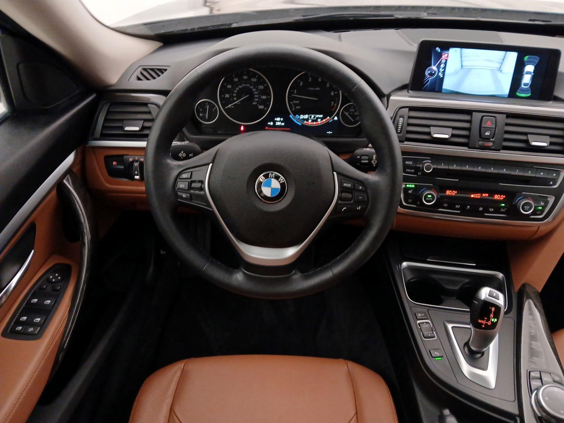 Thumbnail: 2015 BMW 3 Series - 10