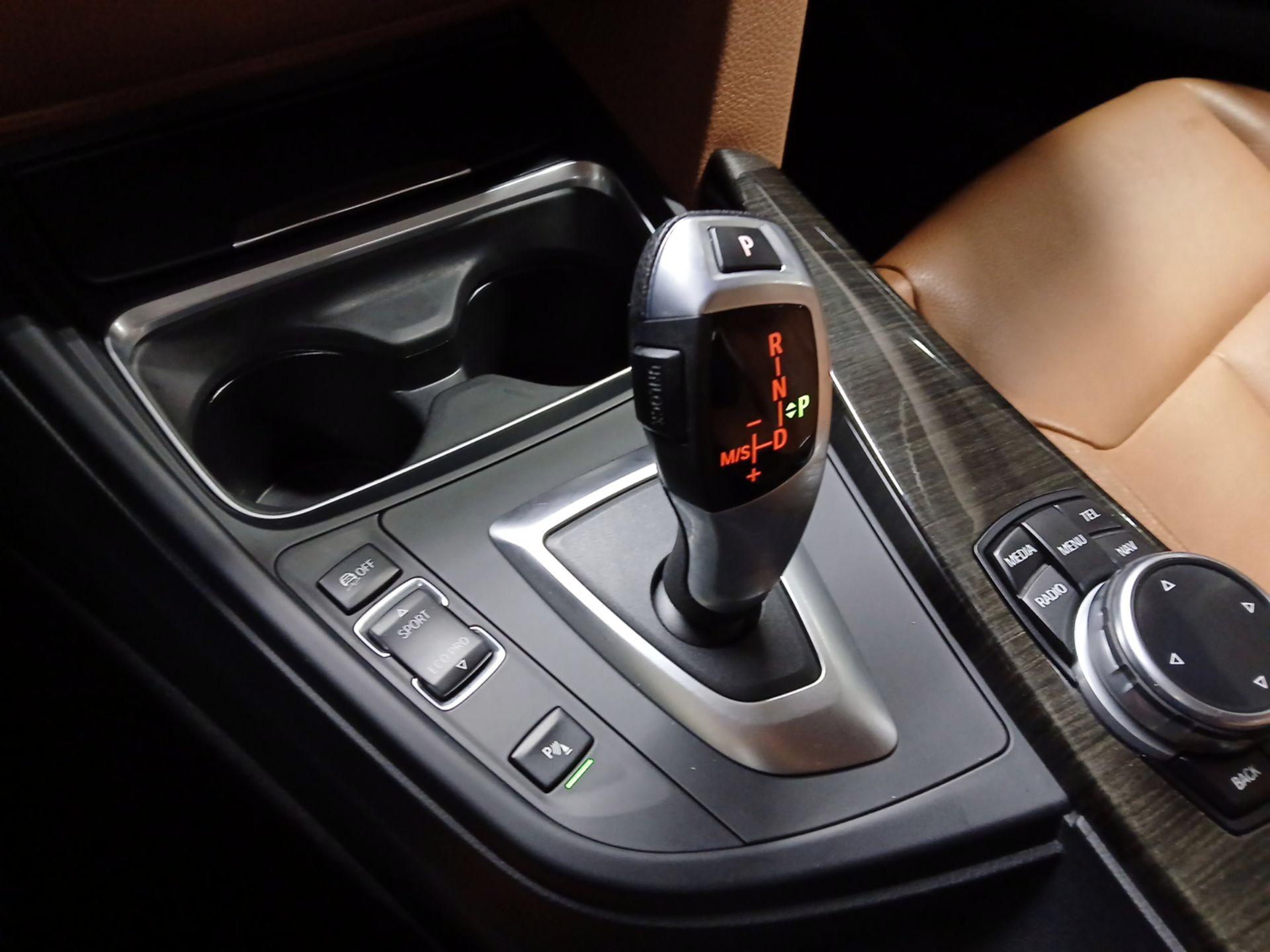 Thumbnail: 2015 BMW 3 Series - 17