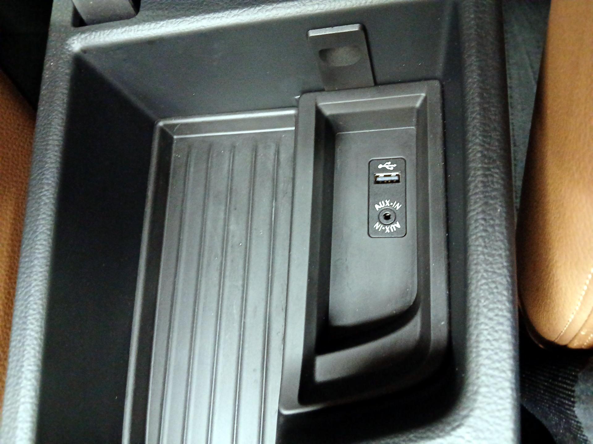 Thumbnail: 2015 BMW 3 Series - 18