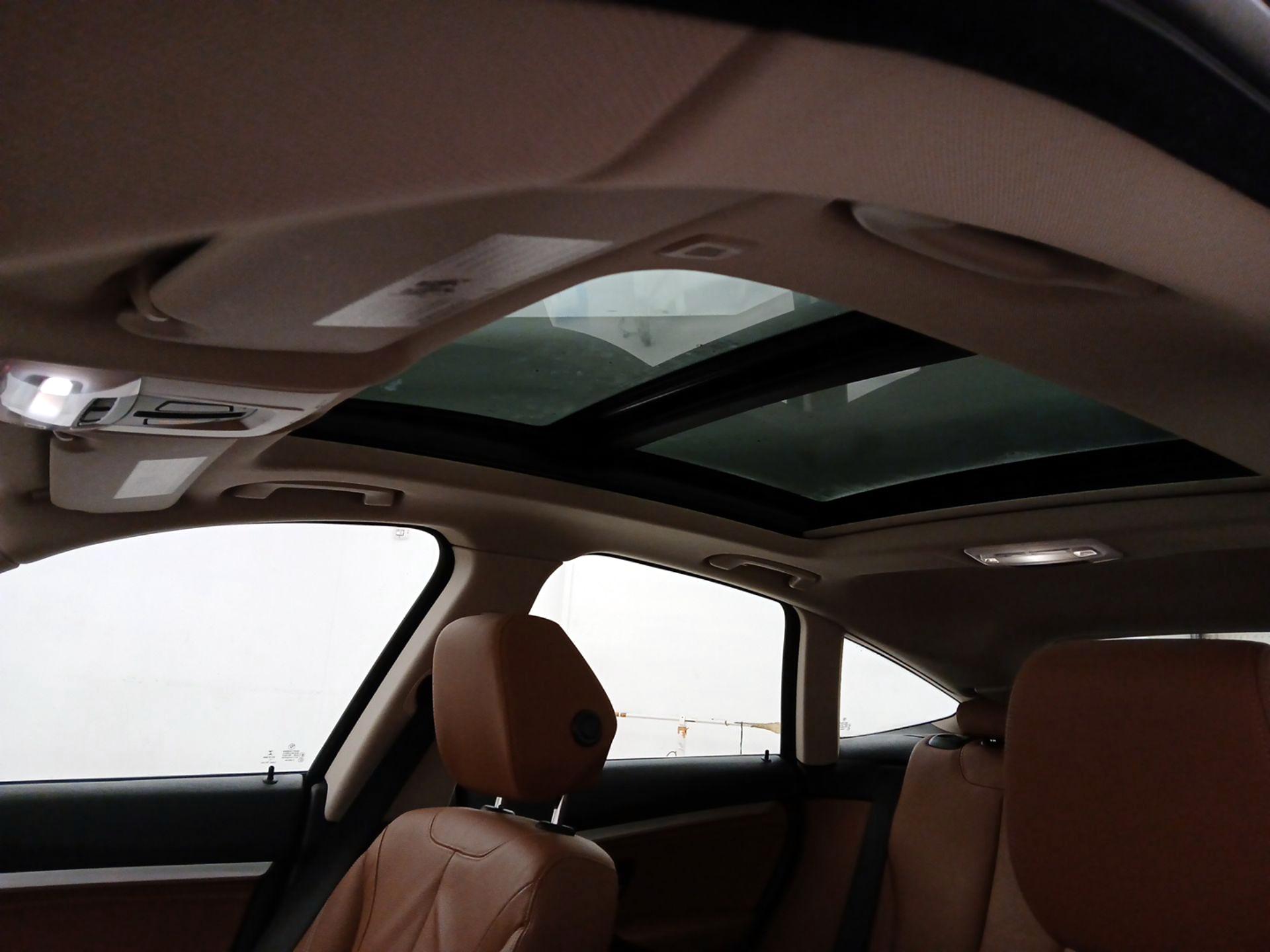 Thumbnail: 2015 BMW 3 Series - 19