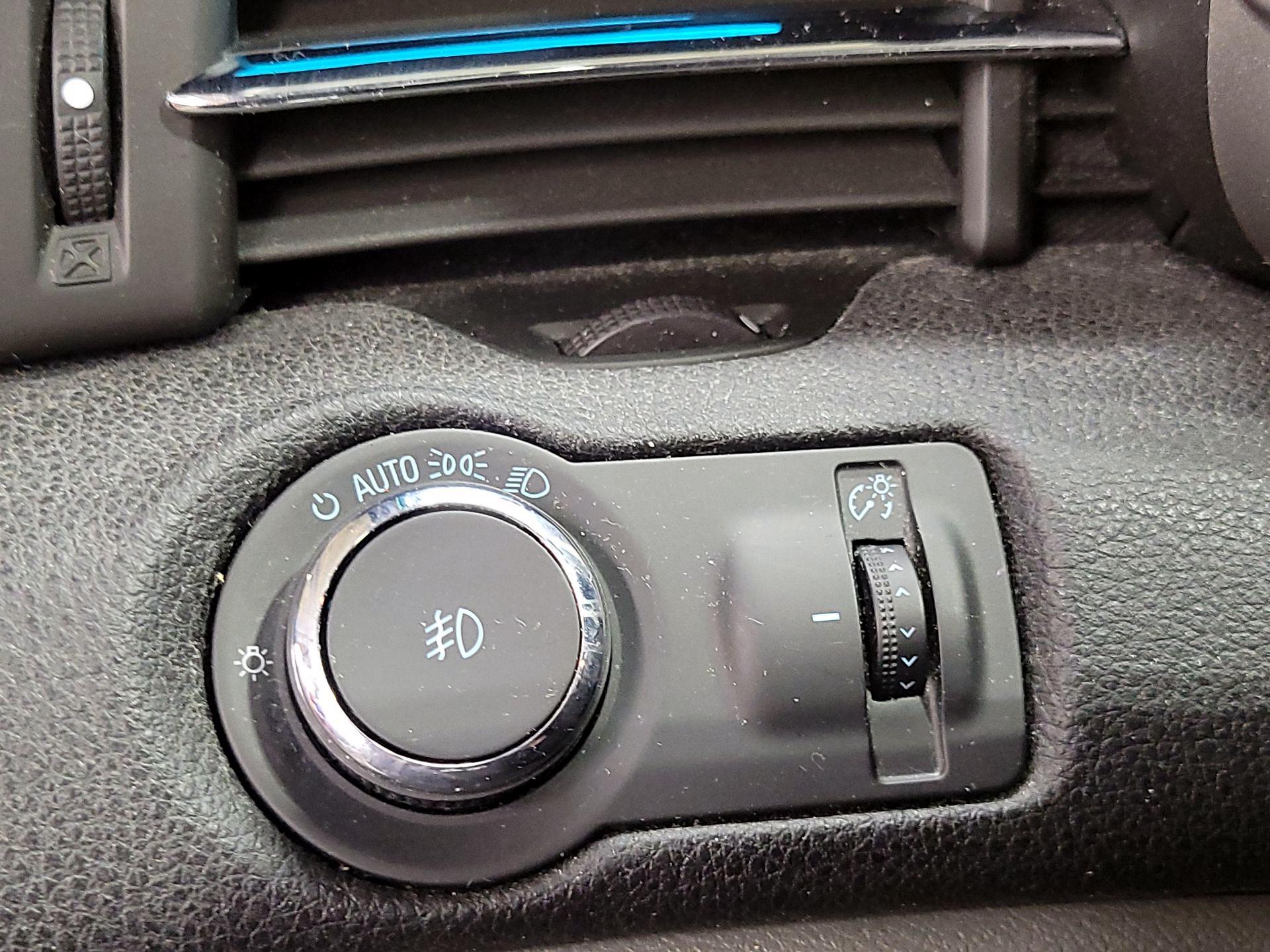 Thumbnail: 2014 Chevrolet Malibu - 13