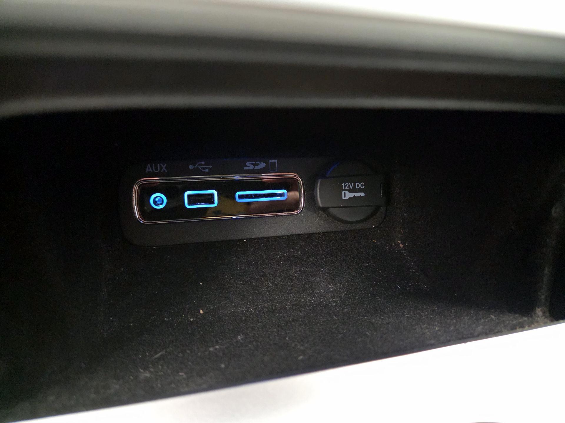 Thumbnail: 2015 Jeep Grand Cherokee - 17