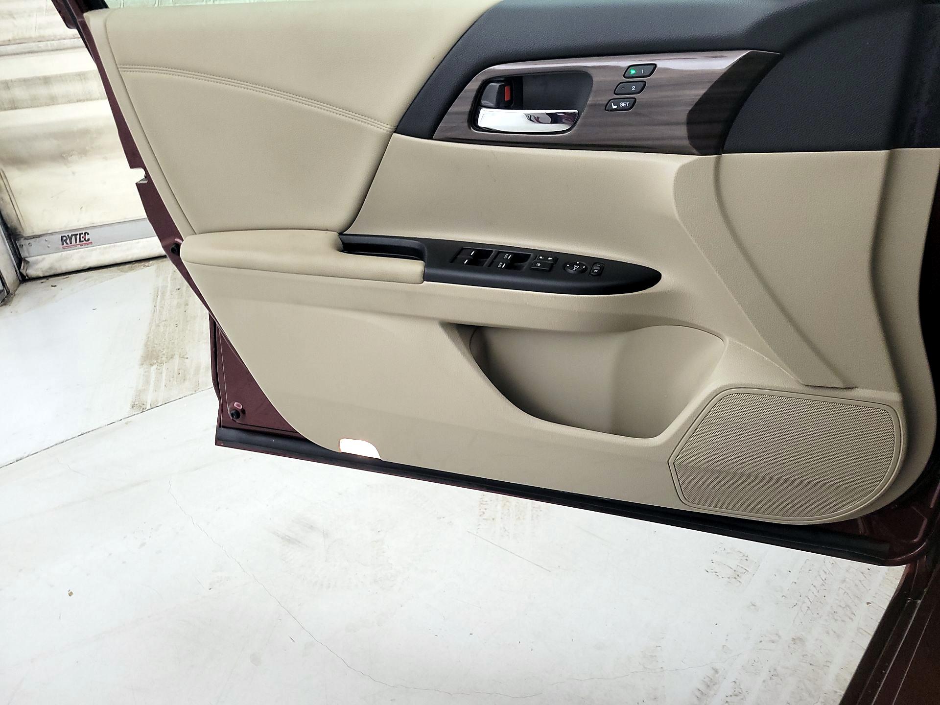 Thumbnail: 2017 Honda Accord - 12