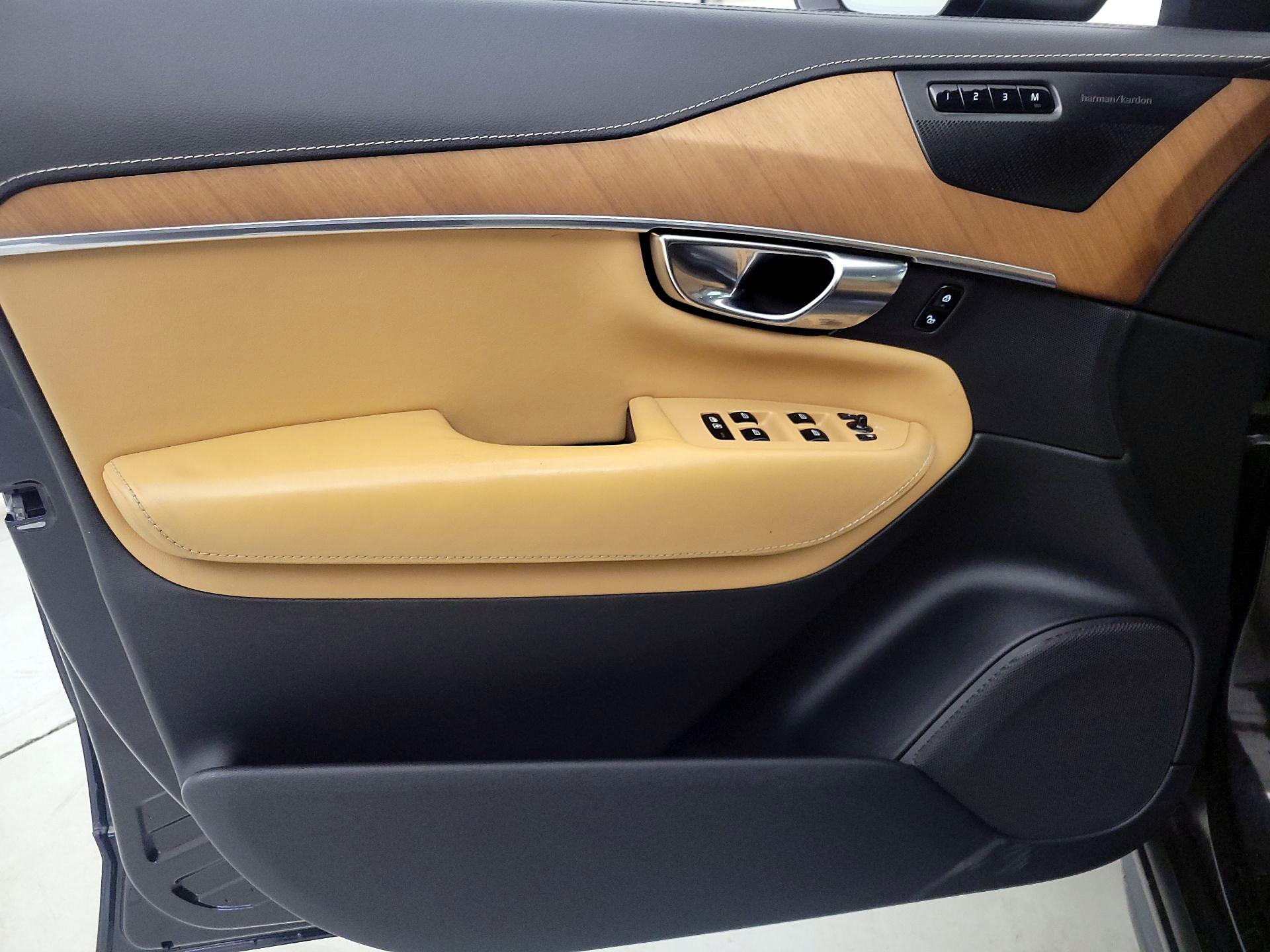 Thumbnail: 2019 Volvo XC90 - 12