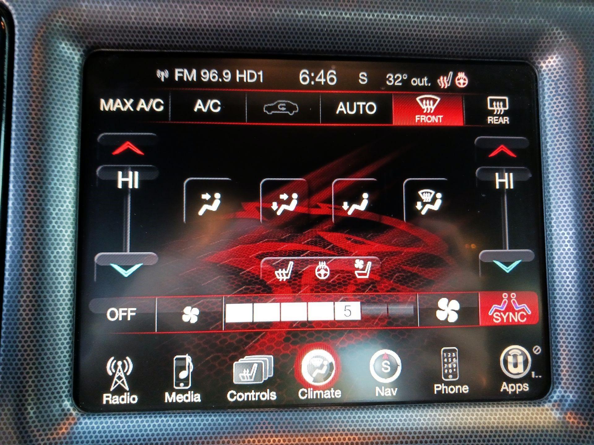 Thumbnail: 2015 Dodge Challenger - 13