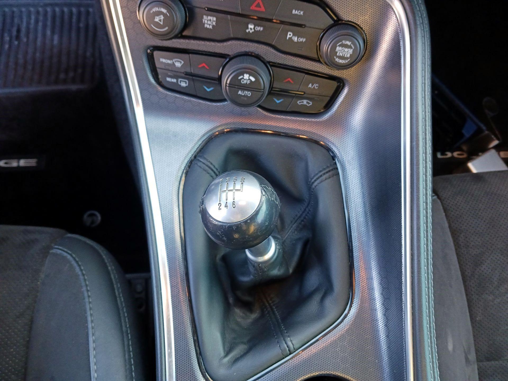 Thumbnail: 2015 Dodge Challenger - 14