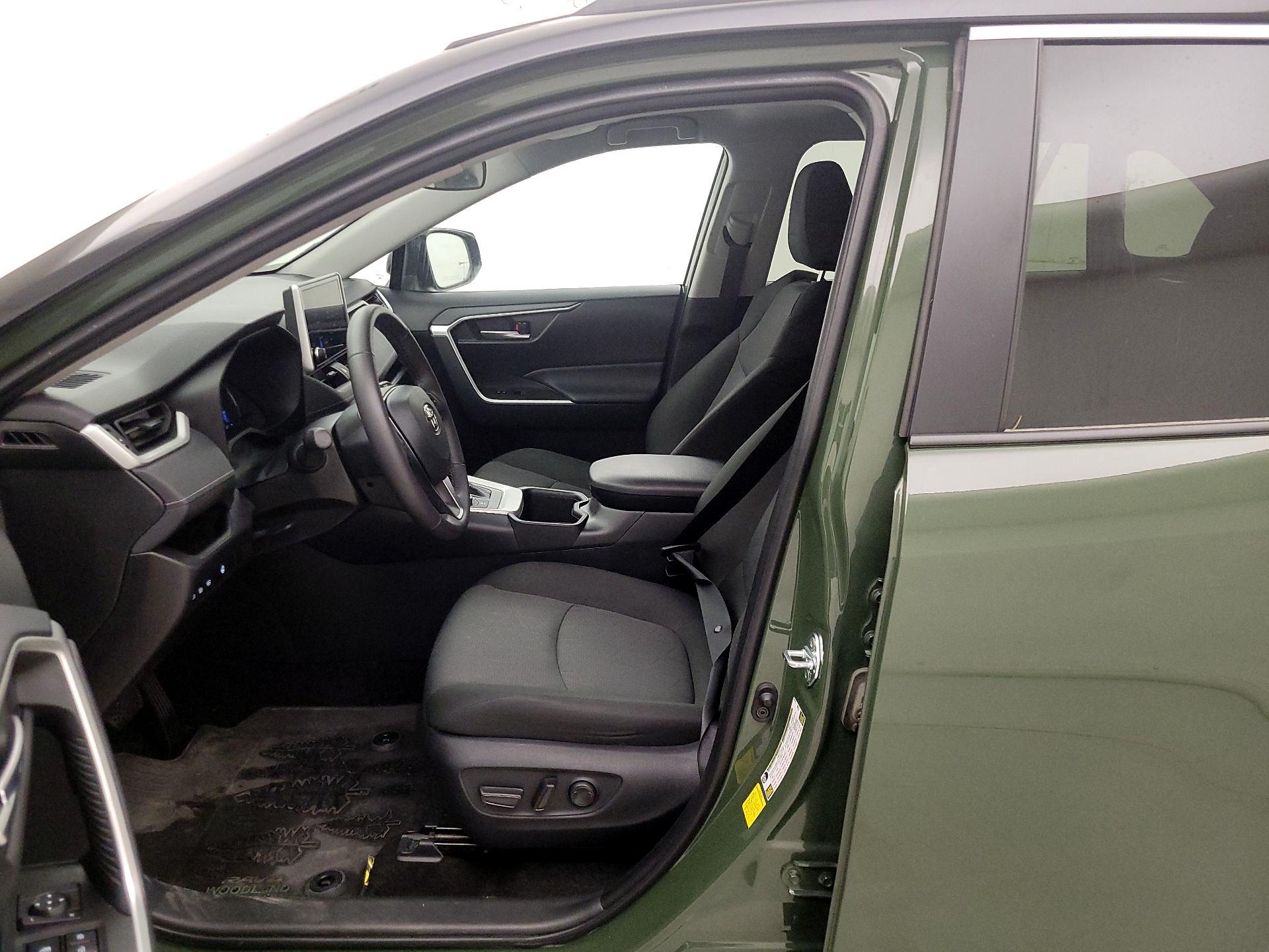 Thumbnail: 2025 Toyota RAV4 - 11