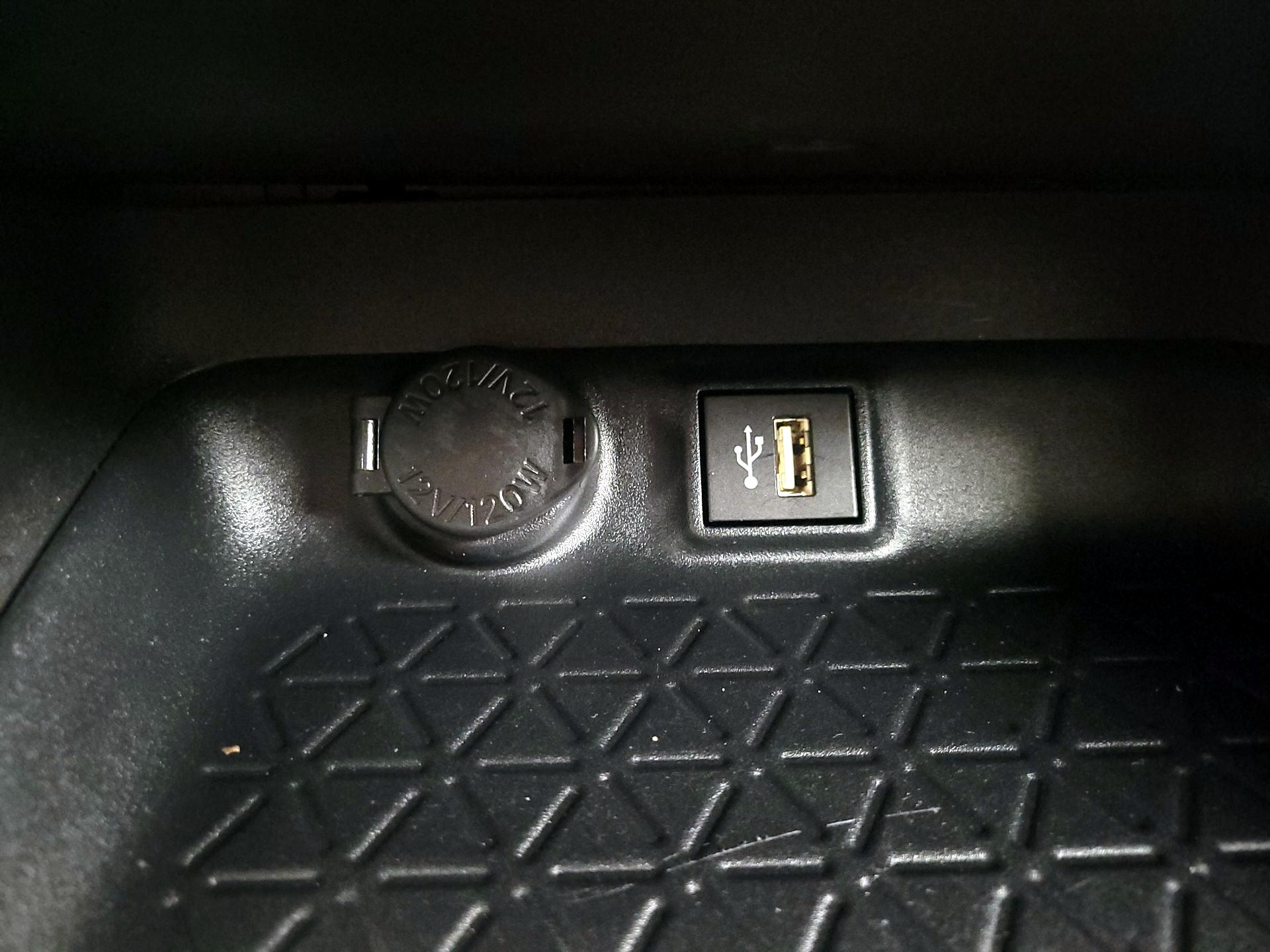 Thumbnail: 2025 Toyota RAV4 - 18