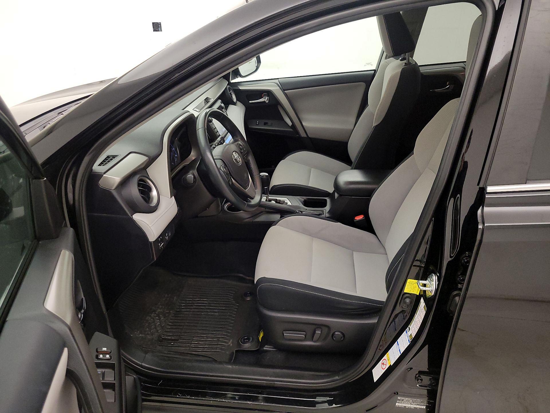 Thumbnail: 2018 Toyota RAV4 - 11