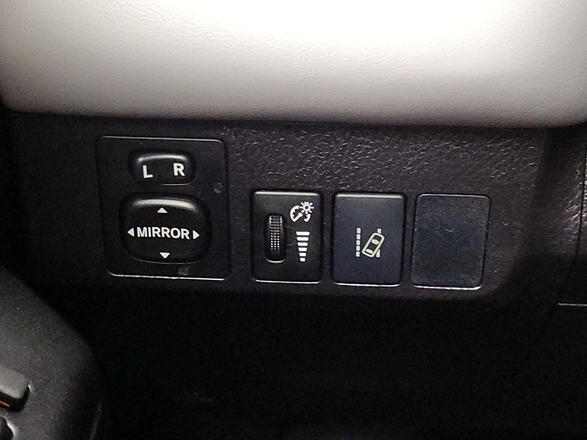 Thumbnail: 2018 Toyota RAV4 - 13