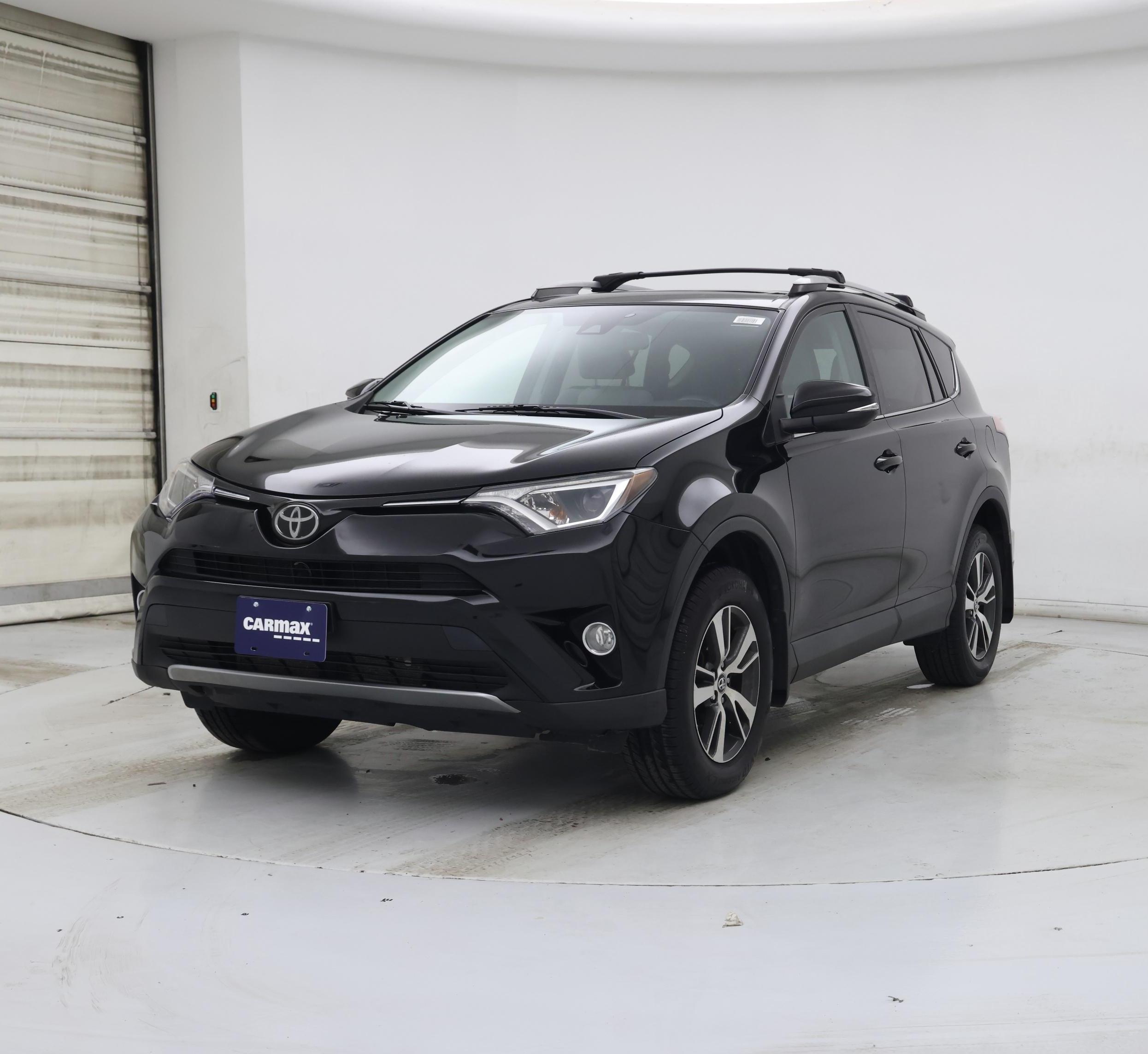 Thumbnail: 2018 Toyota RAV4 - 4