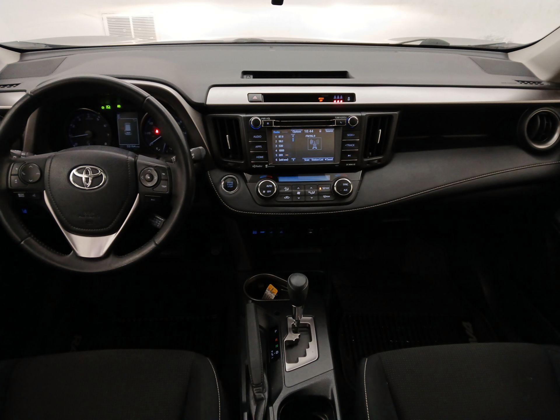 Thumbnail: 2018 Toyota RAV4 - 9