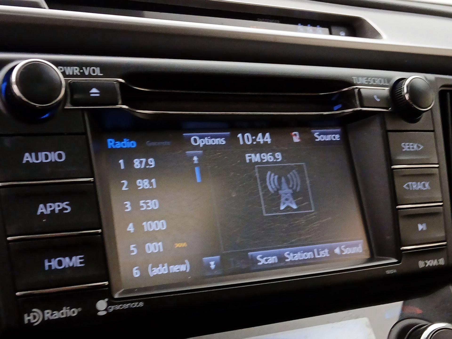 Thumbnail: 2018 Toyota RAV4 - 15