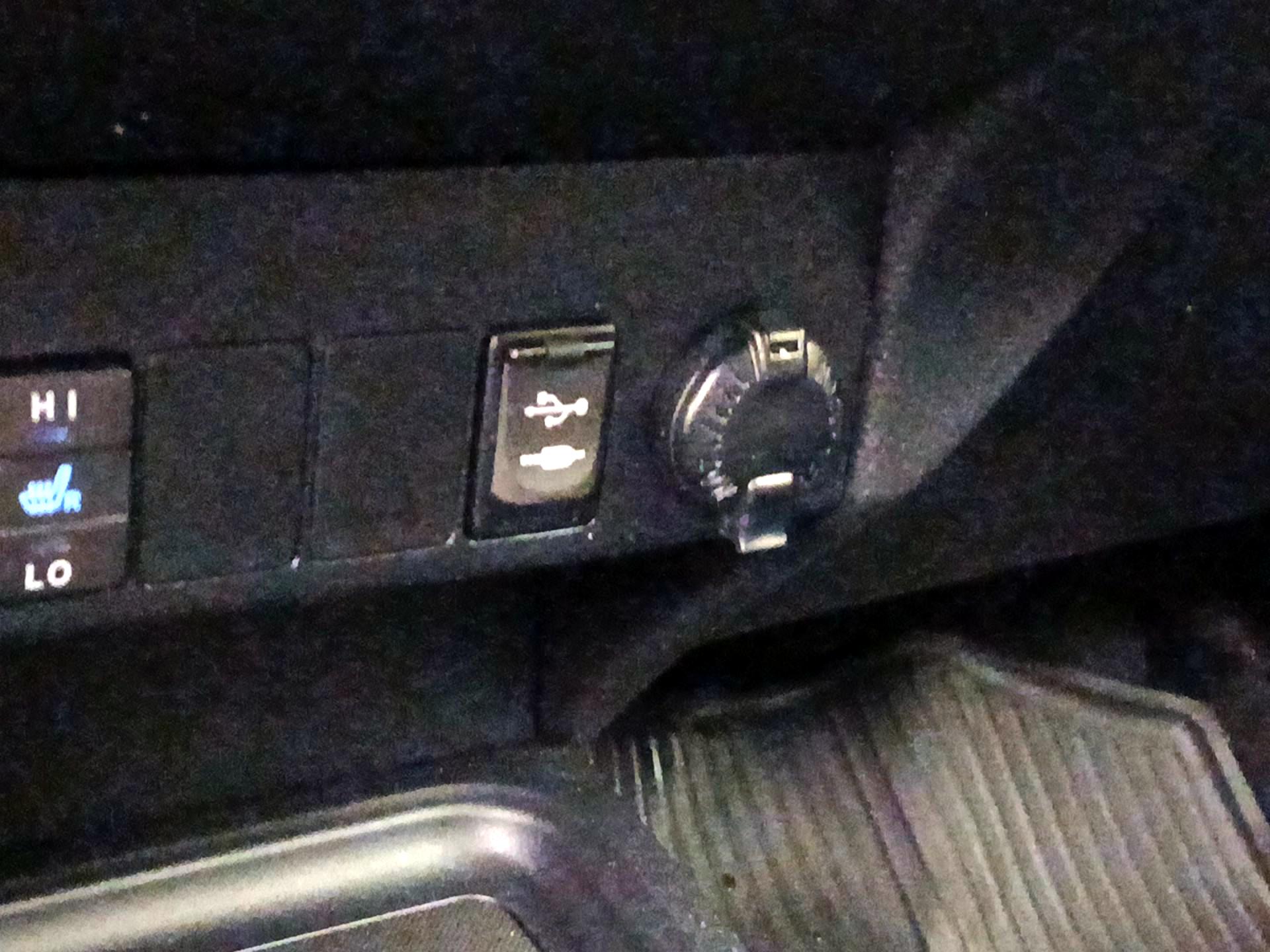 Thumbnail: 2018 Toyota RAV4 - 18