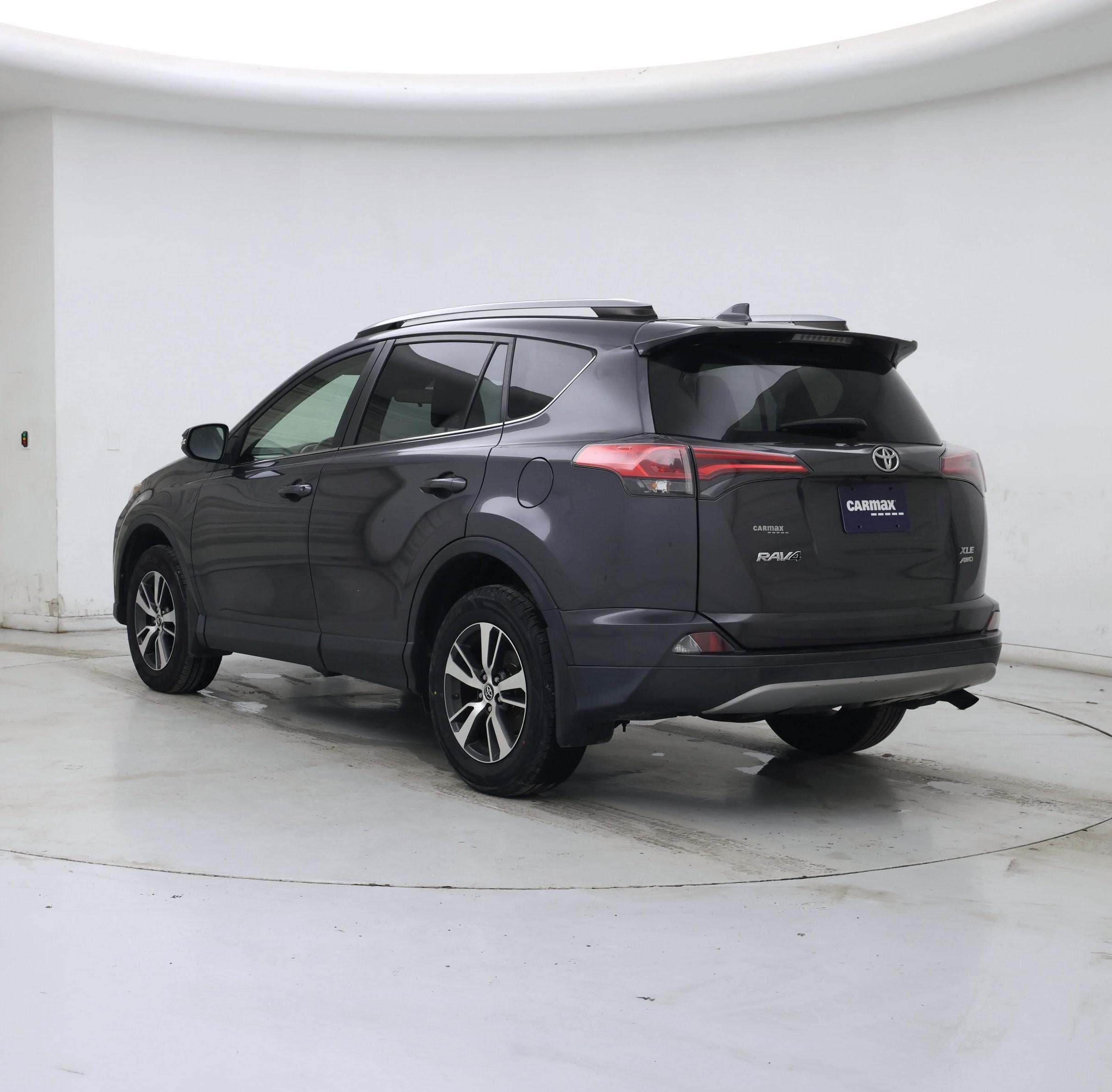 Thumbnail: 2018 Toyota RAV4 - 2