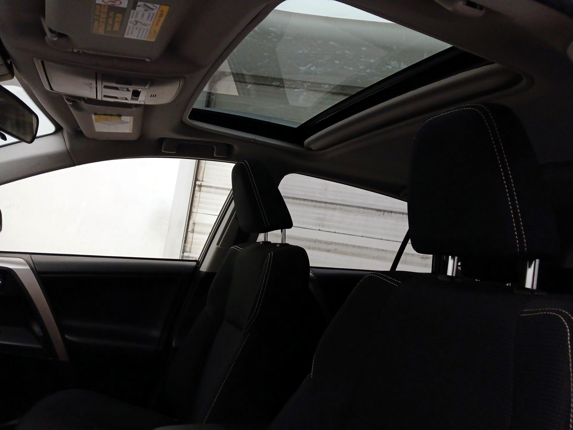 Thumbnail: 2018 Toyota RAV4 - 19