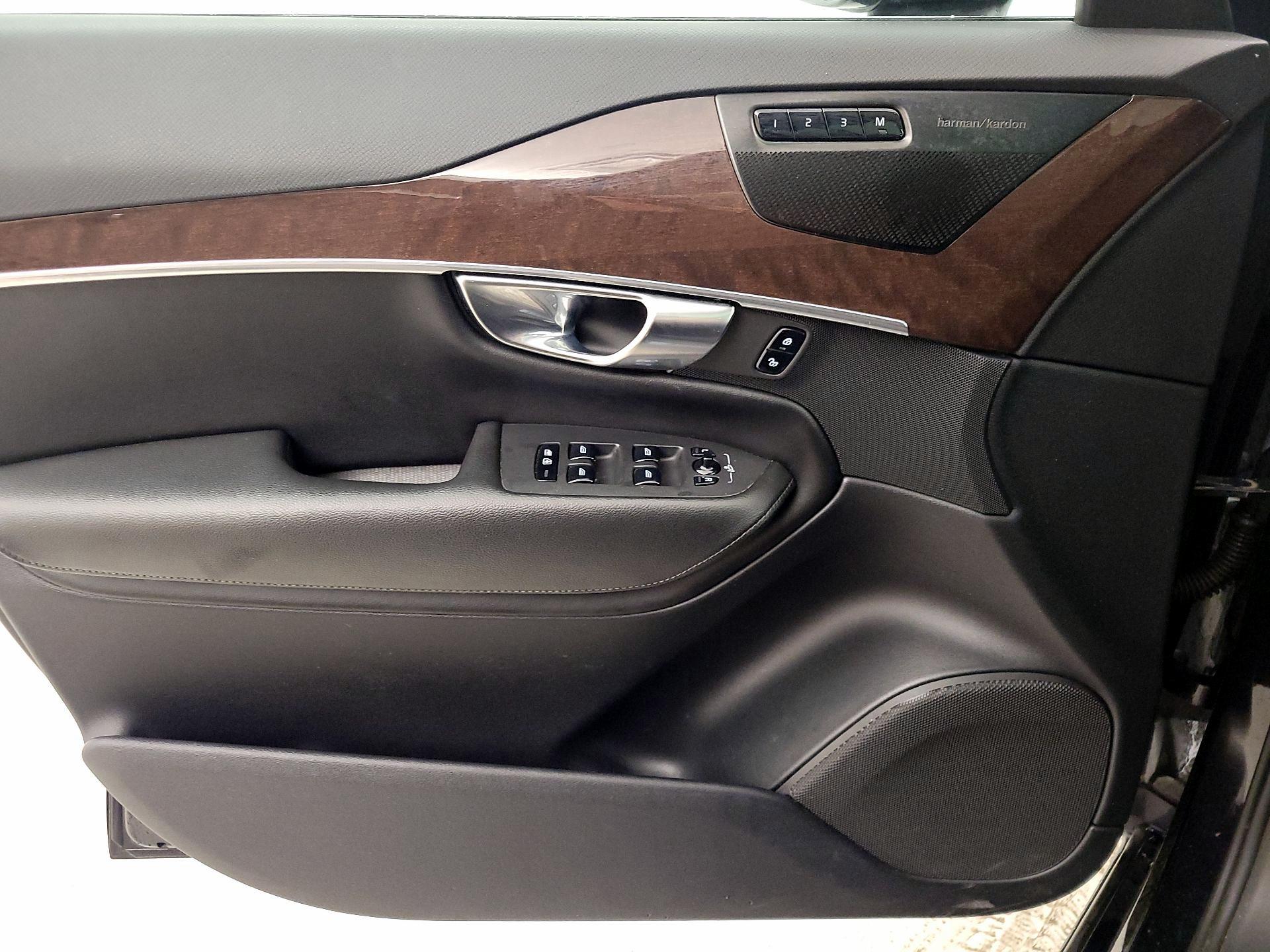 Thumbnail: 2019 Volvo XC90 - 12