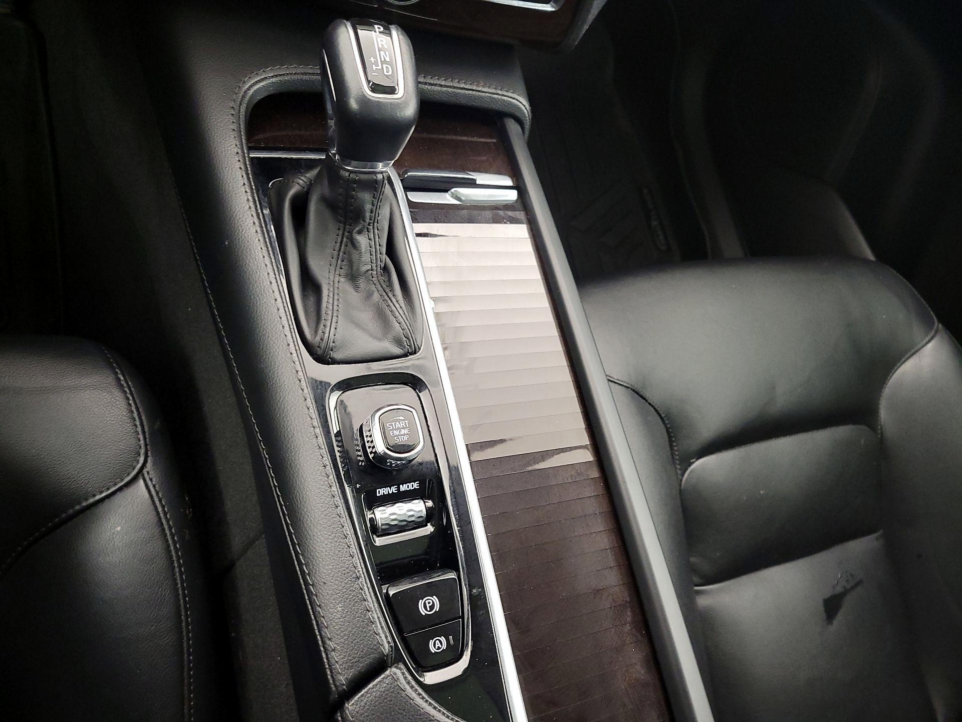 Thumbnail: 2019 Volvo XC90 - 18