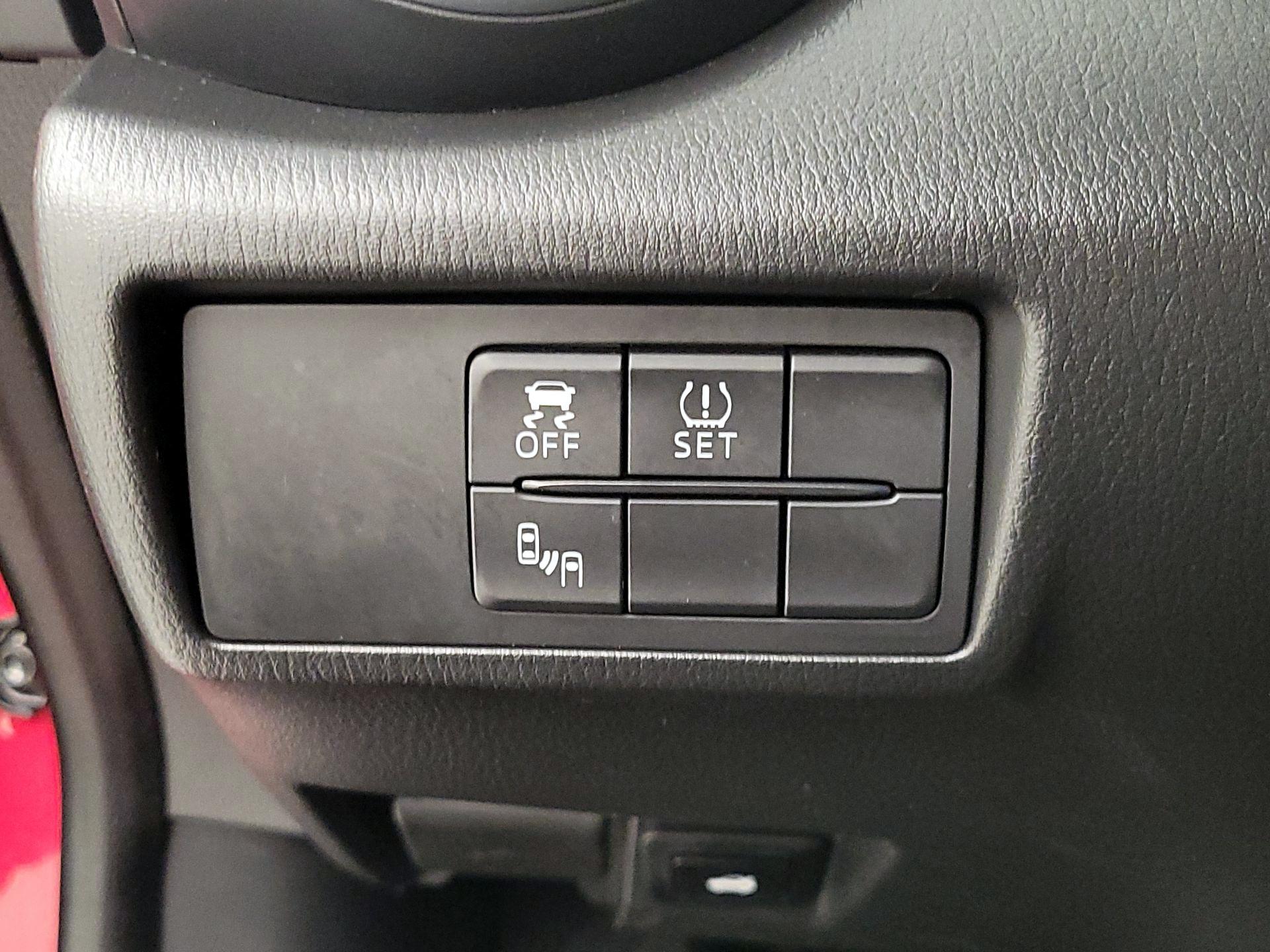 Thumbnail: 2017 Fiat 124 Spider - 13