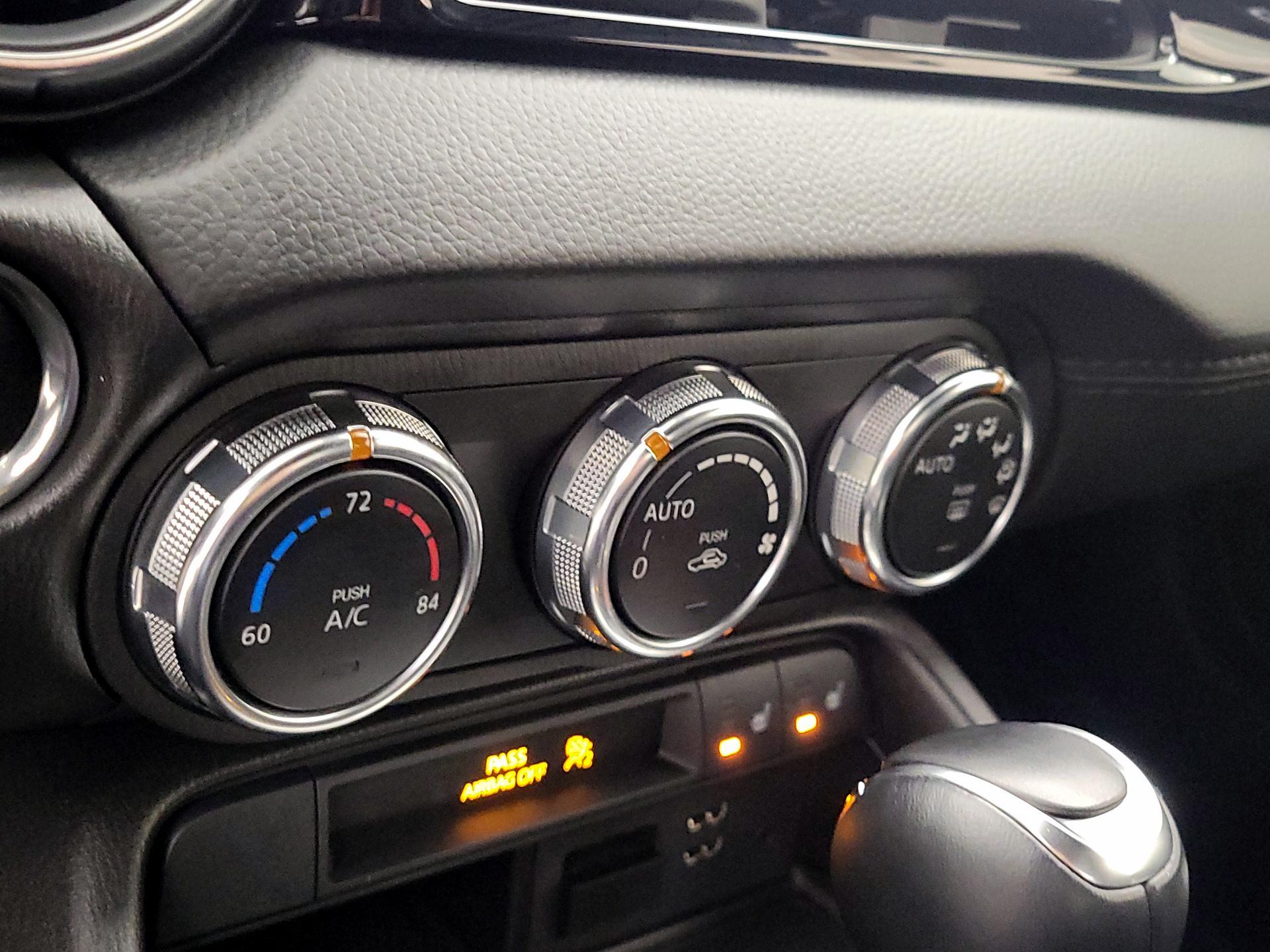 Thumbnail: 2017 Fiat 124 Spider - 16