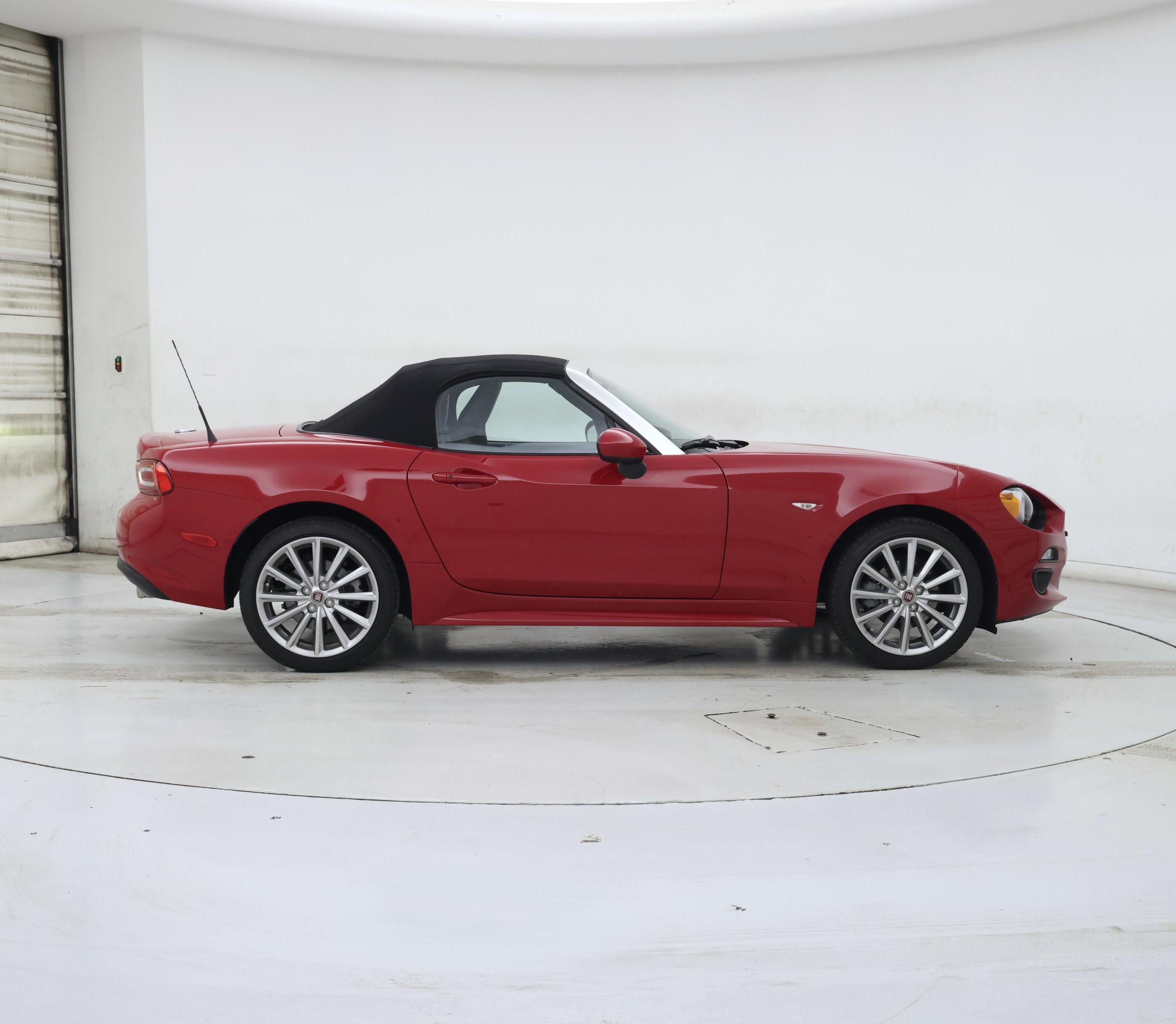 Thumbnail: 2017 Fiat 124 Spider - 7