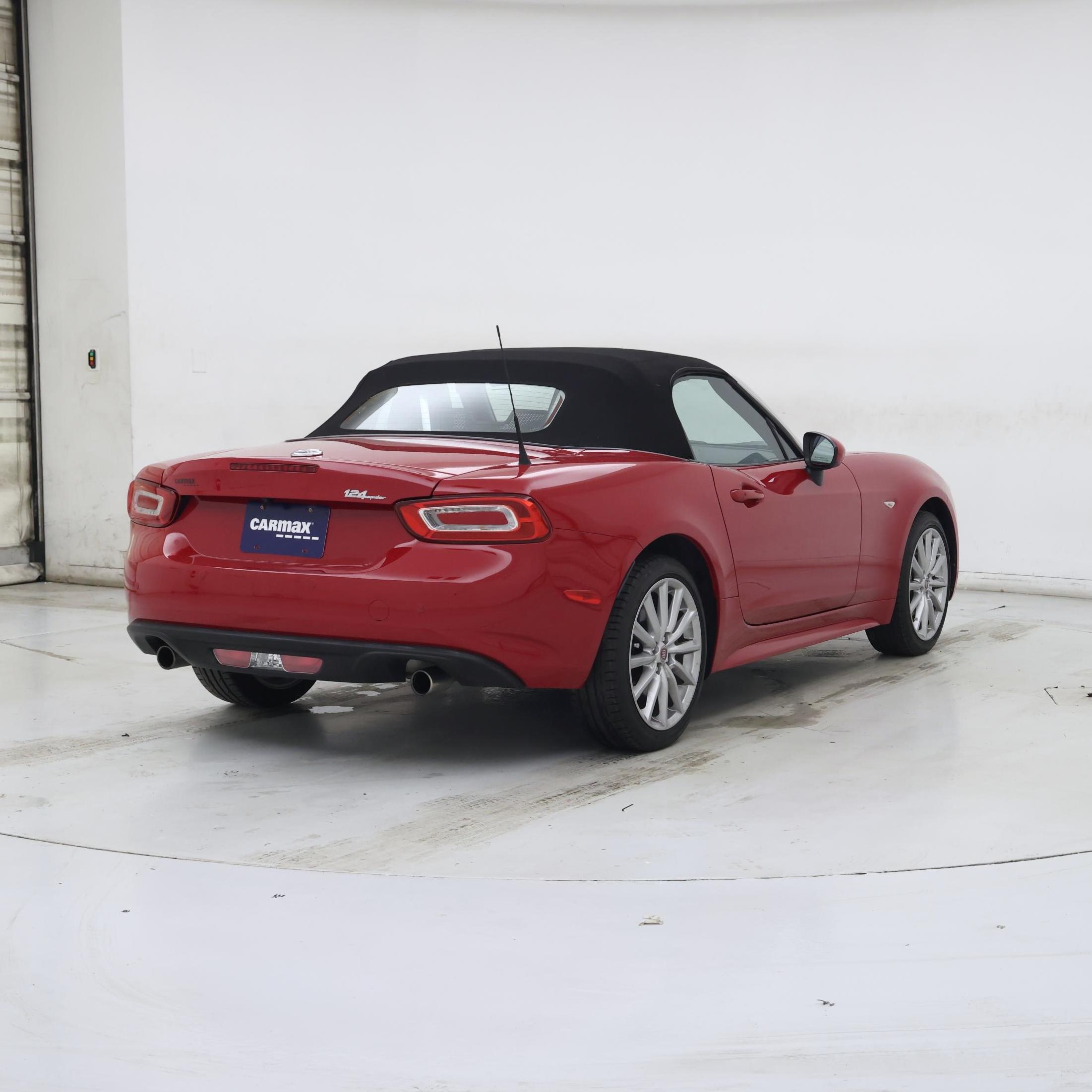 Thumbnail: 2017 Fiat 124 Spider - 8