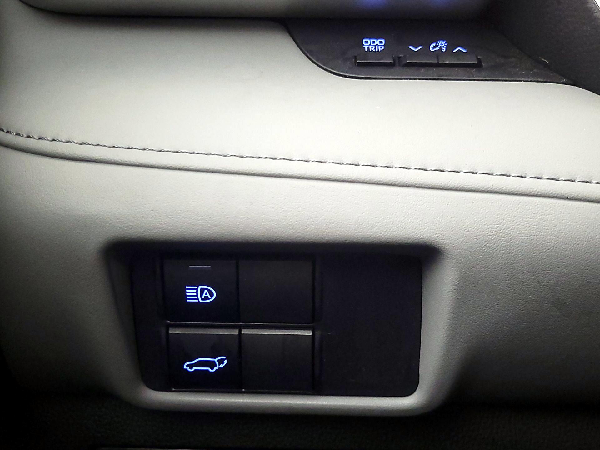 Thumbnail: 2021 Toyota Highlander - 13