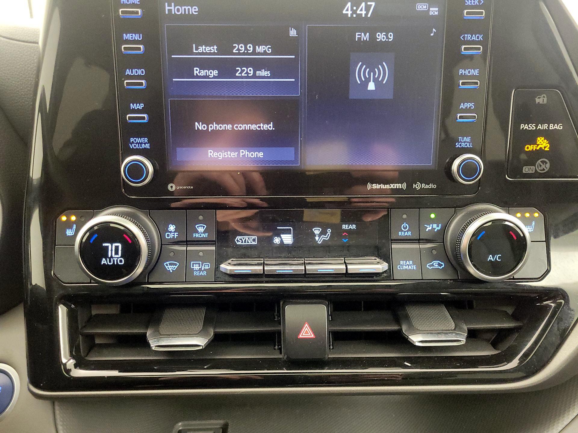 Thumbnail: 2021 Toyota Highlander - 16