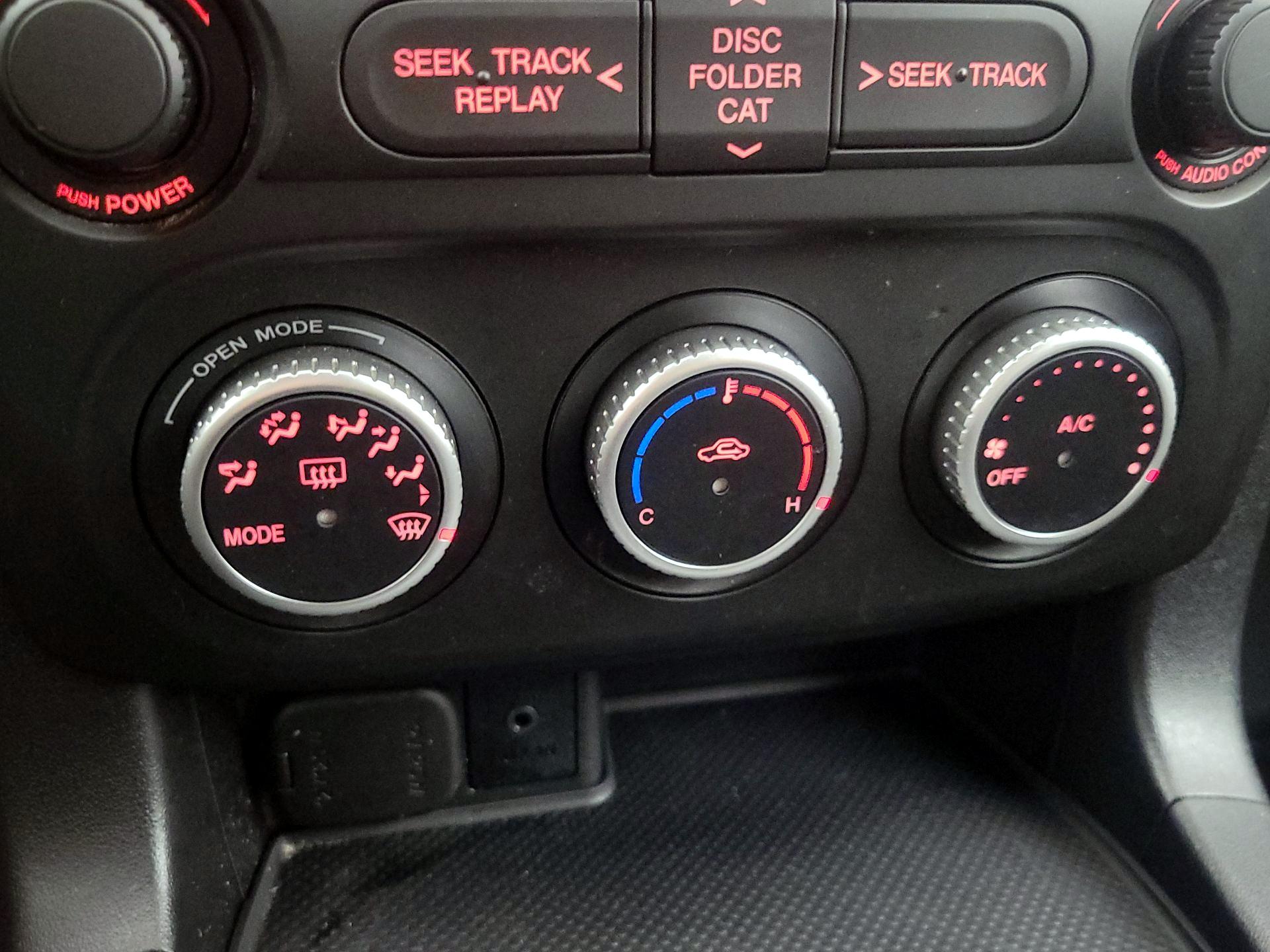 Thumbnail: 2014 Mazda MX-5 Miata - 15