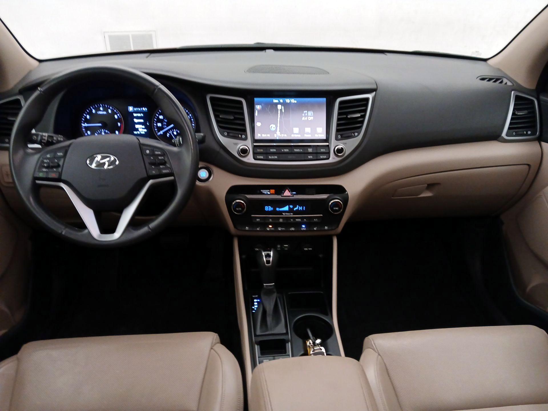 Thumbnail: 2016 Hyundai Tucson - 9