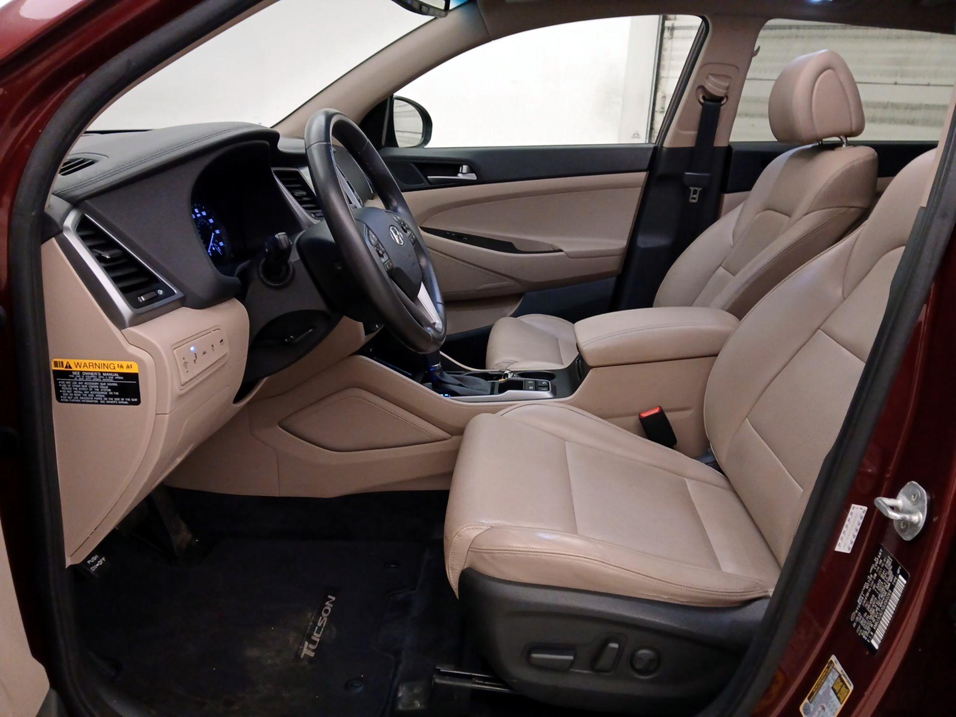 Thumbnail: 2016 Hyundai Tucson - 11