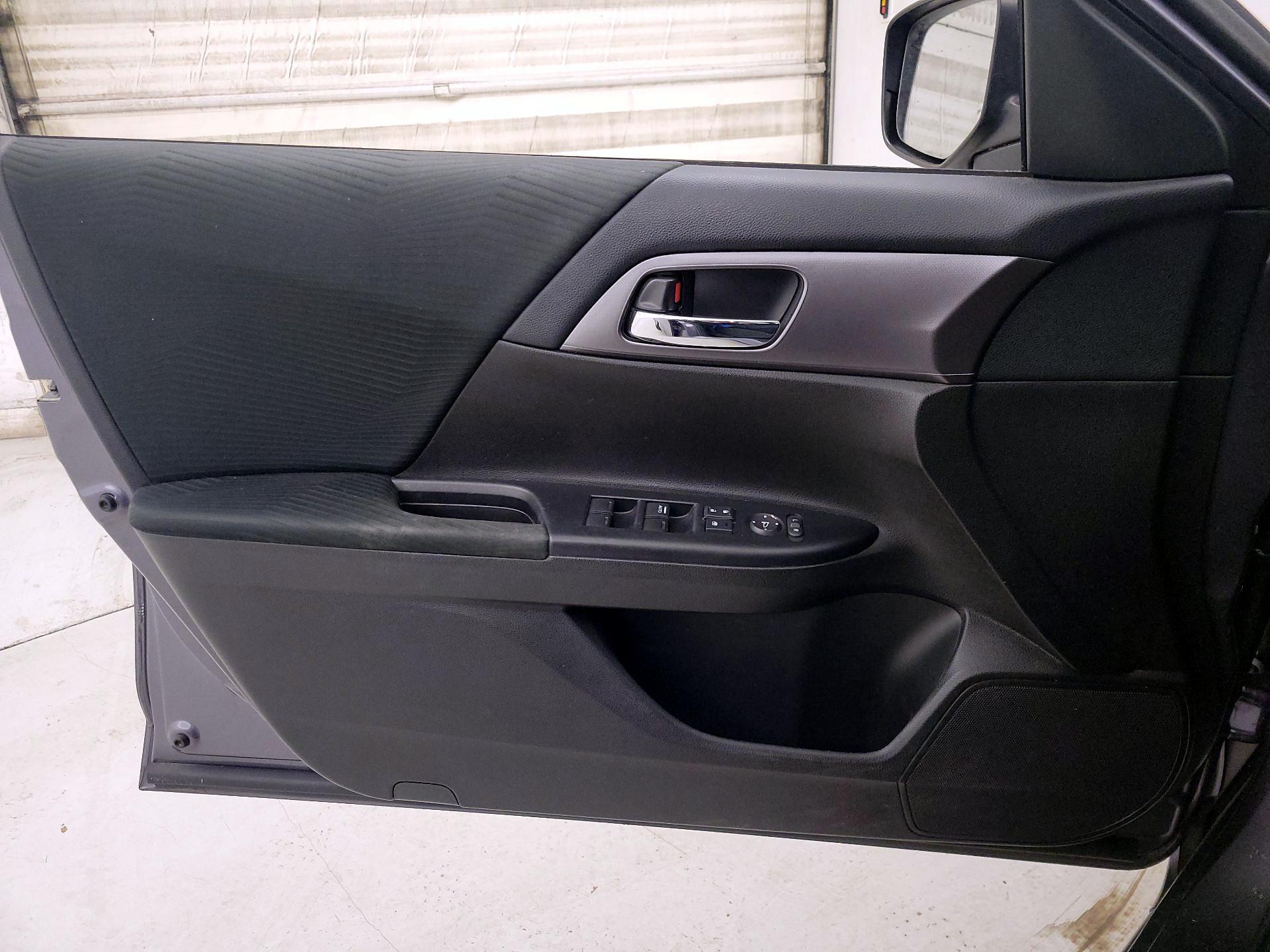 Thumbnail: 2015 Honda Accord - 12