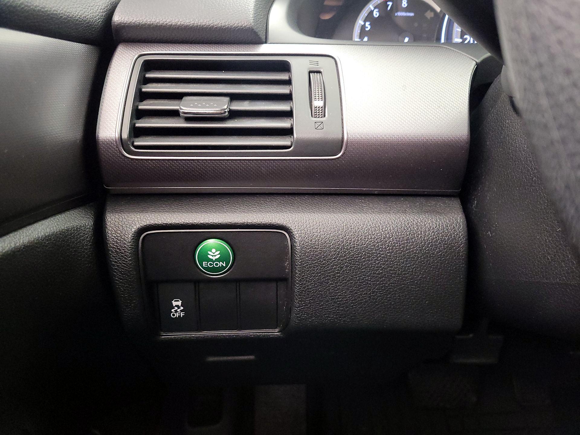 Thumbnail: 2015 Honda Accord - 13