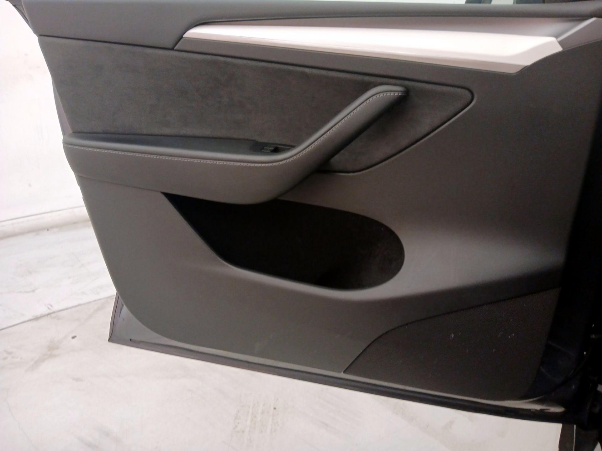 Thumbnail: 2023 Tesla Model Y - 12