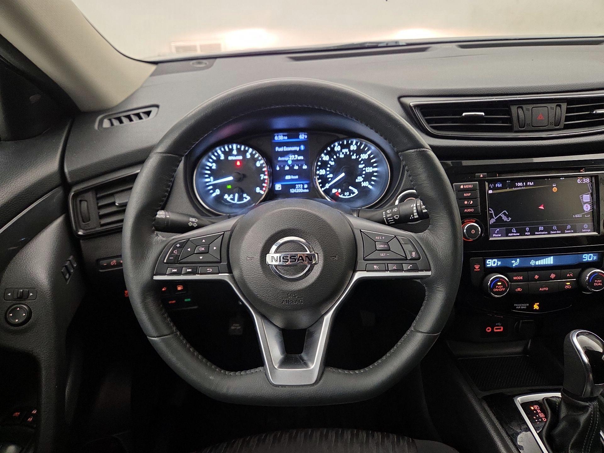 Thumbnail: 2018 Nissan Rogue - 10