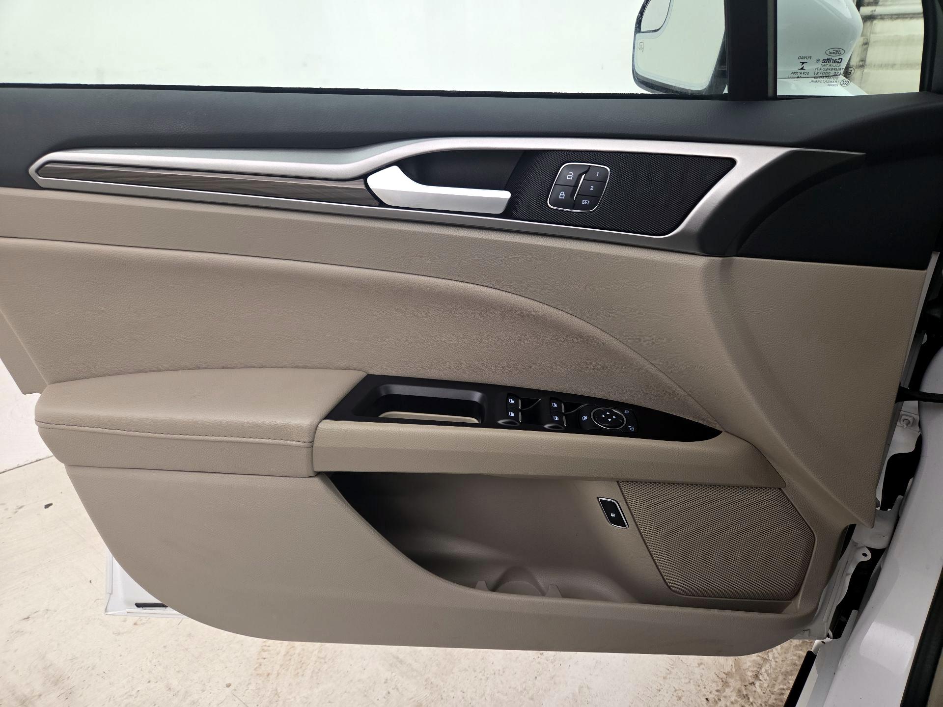 Thumbnail: 2017 Ford Fusion - 12