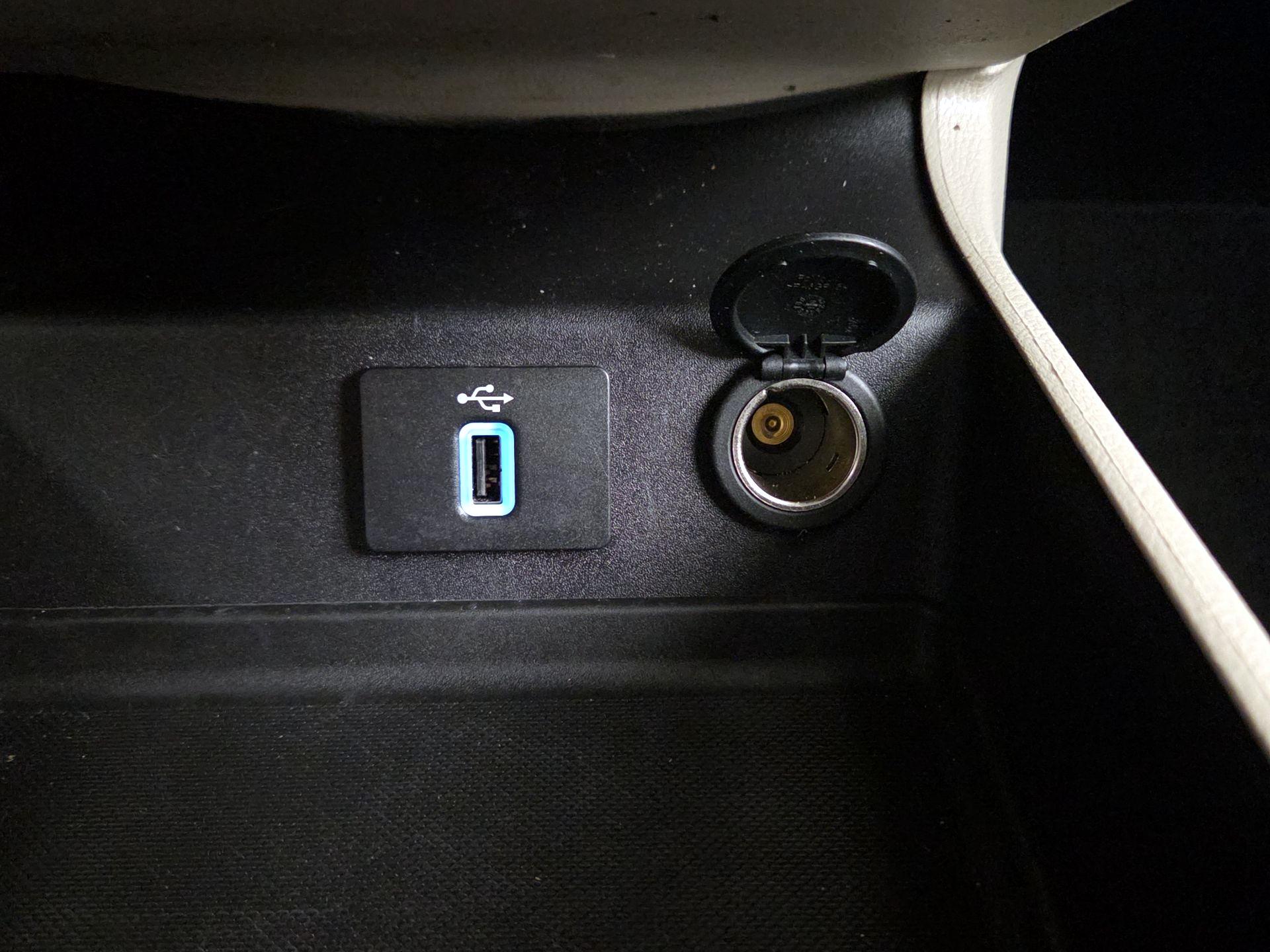 Thumbnail: 2017 Ford Fusion - 19