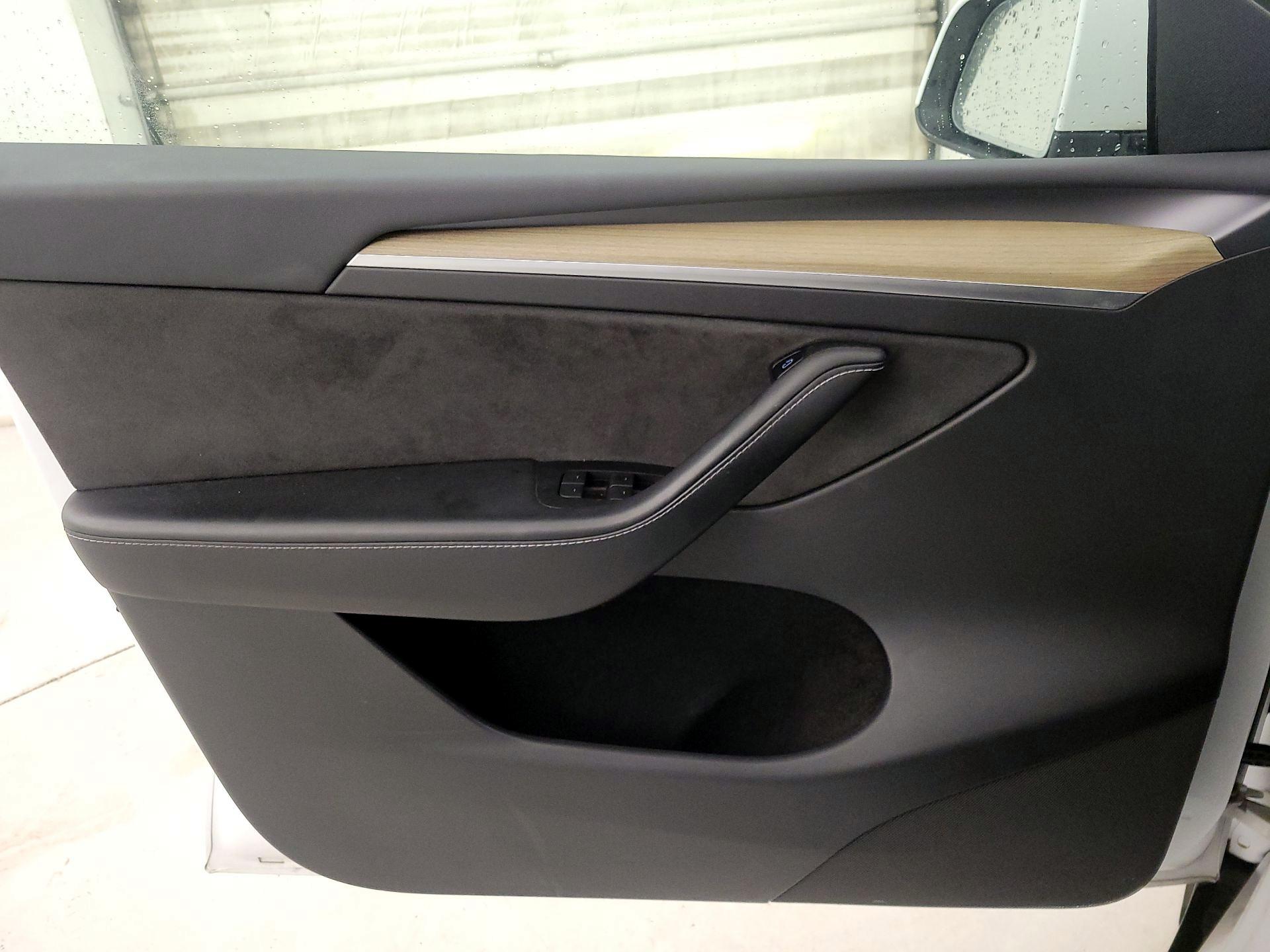 Thumbnail: 2023 Tesla Model Y - 12