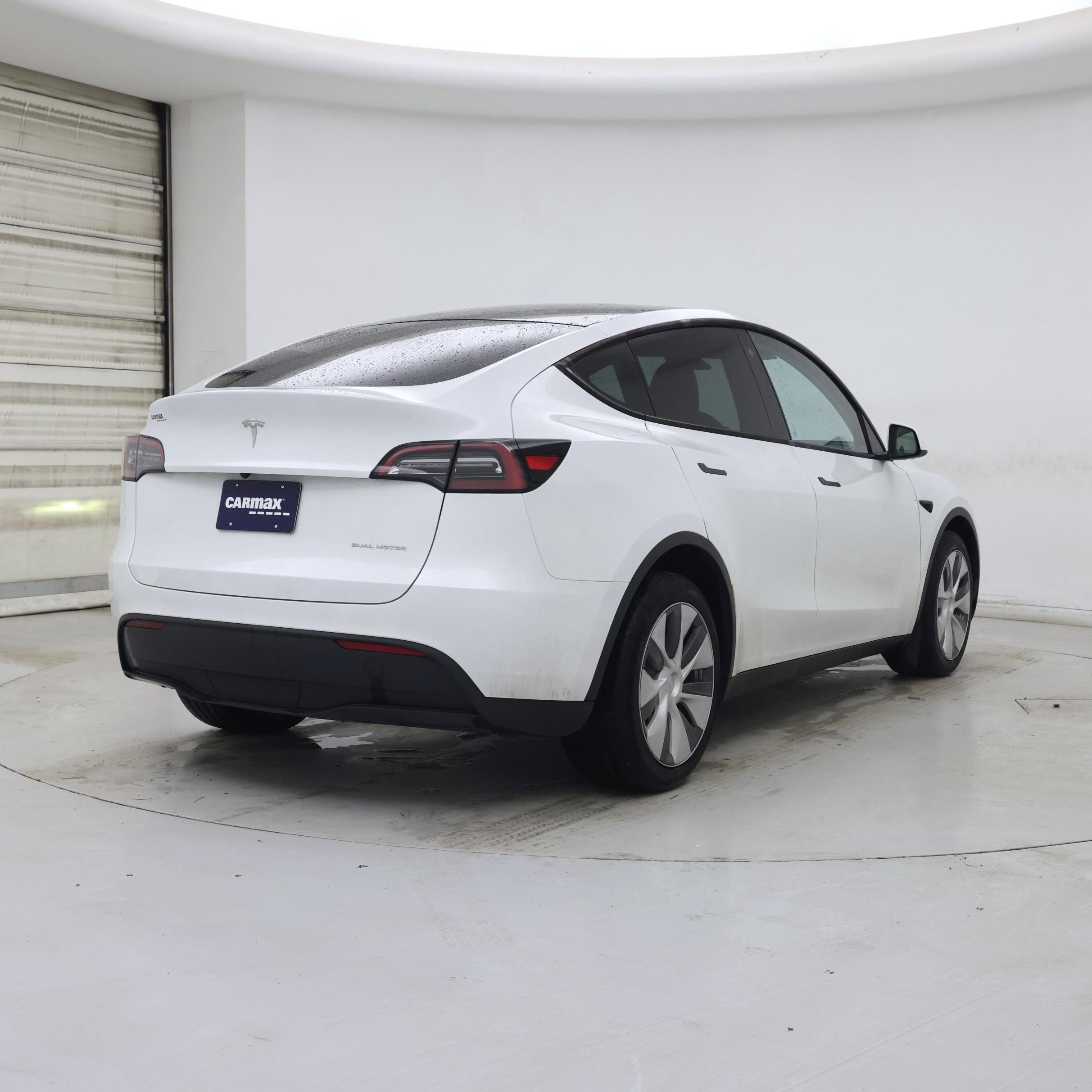 Thumbnail: 2023 Tesla Model Y - 8