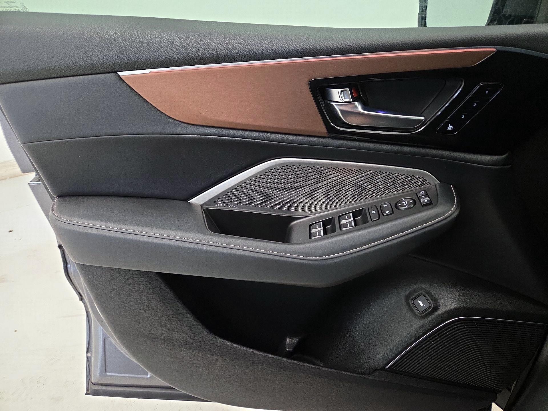 Thumbnail: 2022 Acura MDX - 12