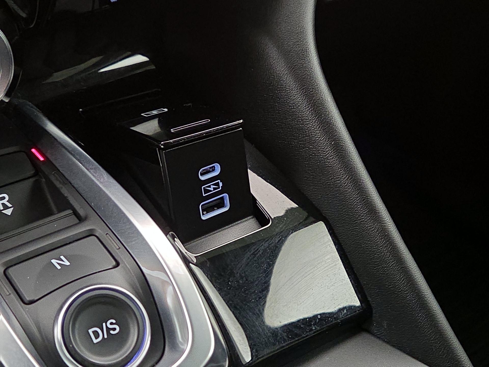 Thumbnail: 2022 Acura MDX - 19