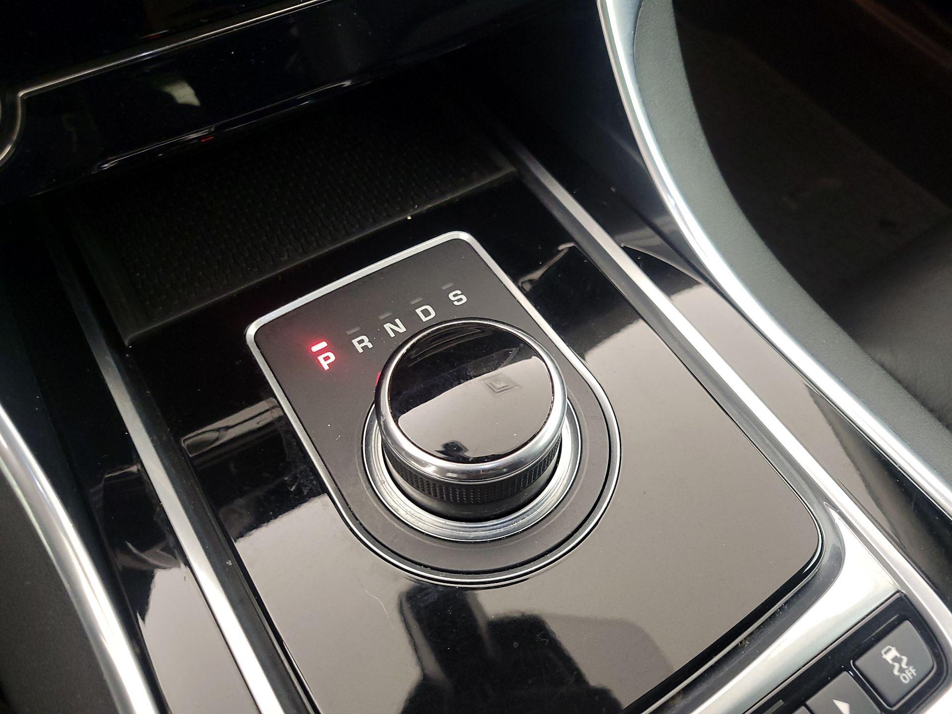 Thumbnail: 2017 Jaguar XE - 17