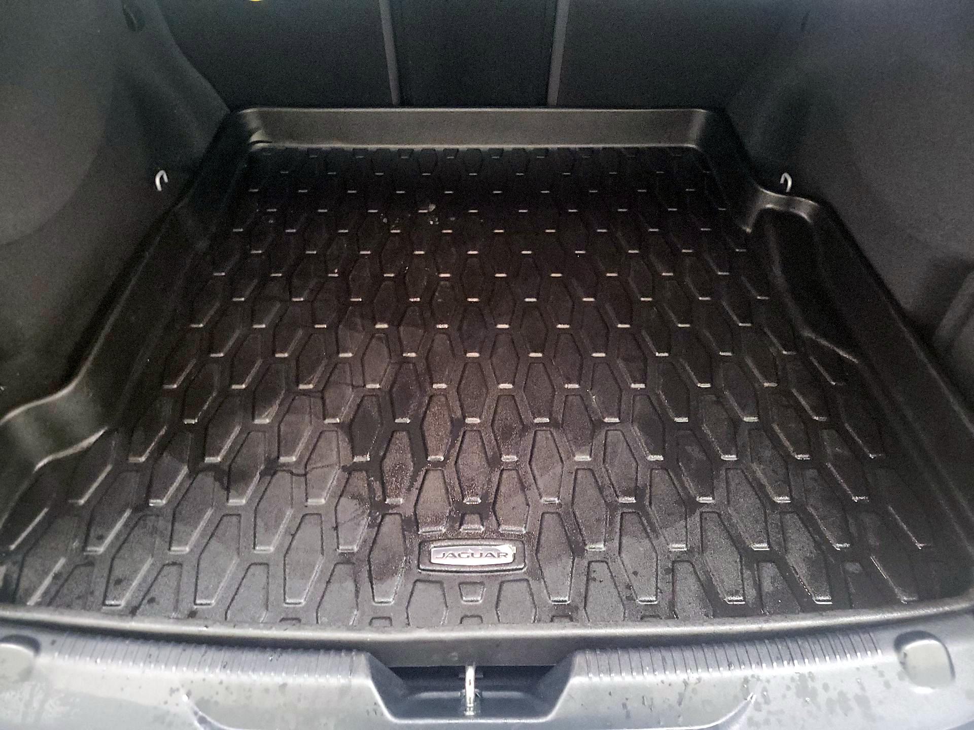 Thumbnail: 2017 Jaguar XE - 20