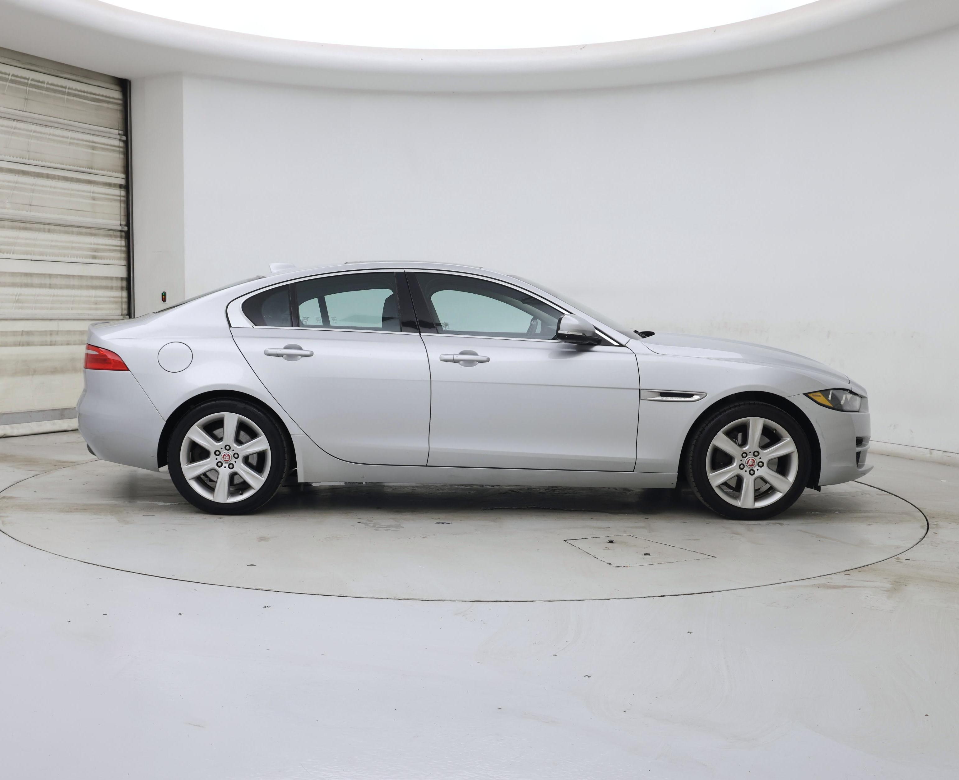 Thumbnail: 2017 Jaguar XE - 7