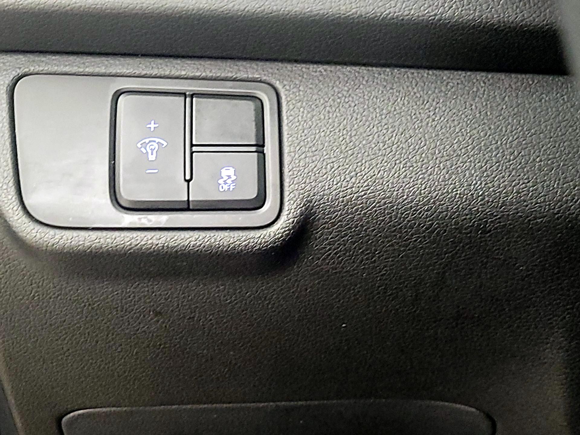 Thumbnail: 2021 Hyundai Accent - 13