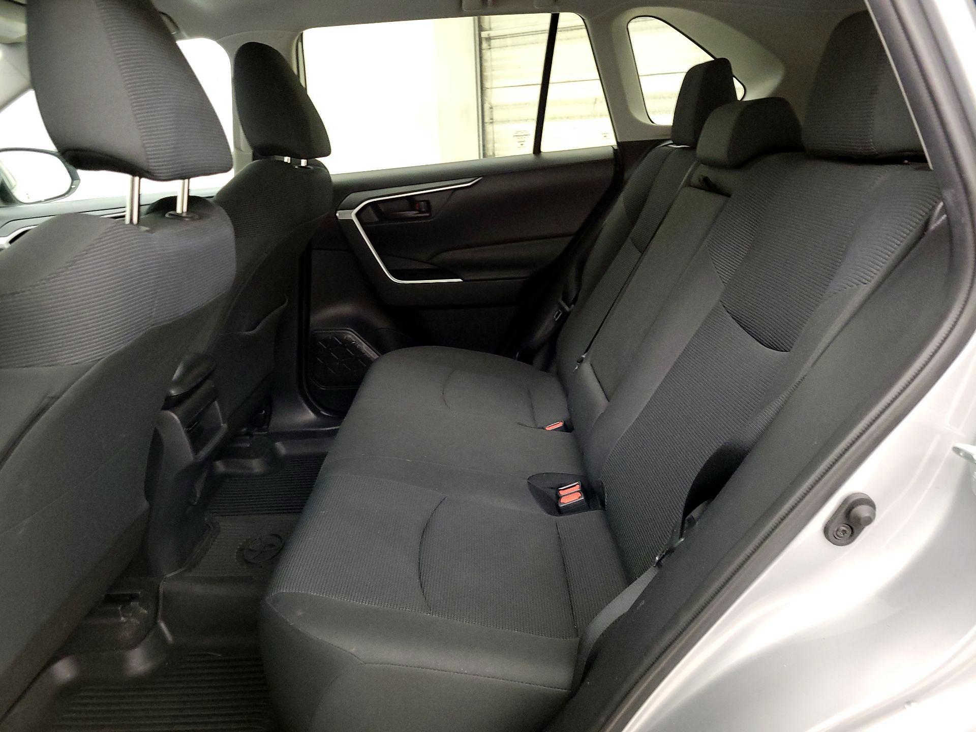 Thumbnail: 2020 Toyota RAV4 - 19