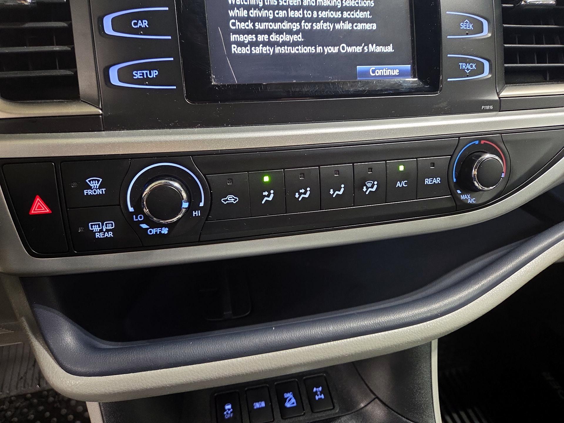 Thumbnail: 2019 Toyota Highlander - 16