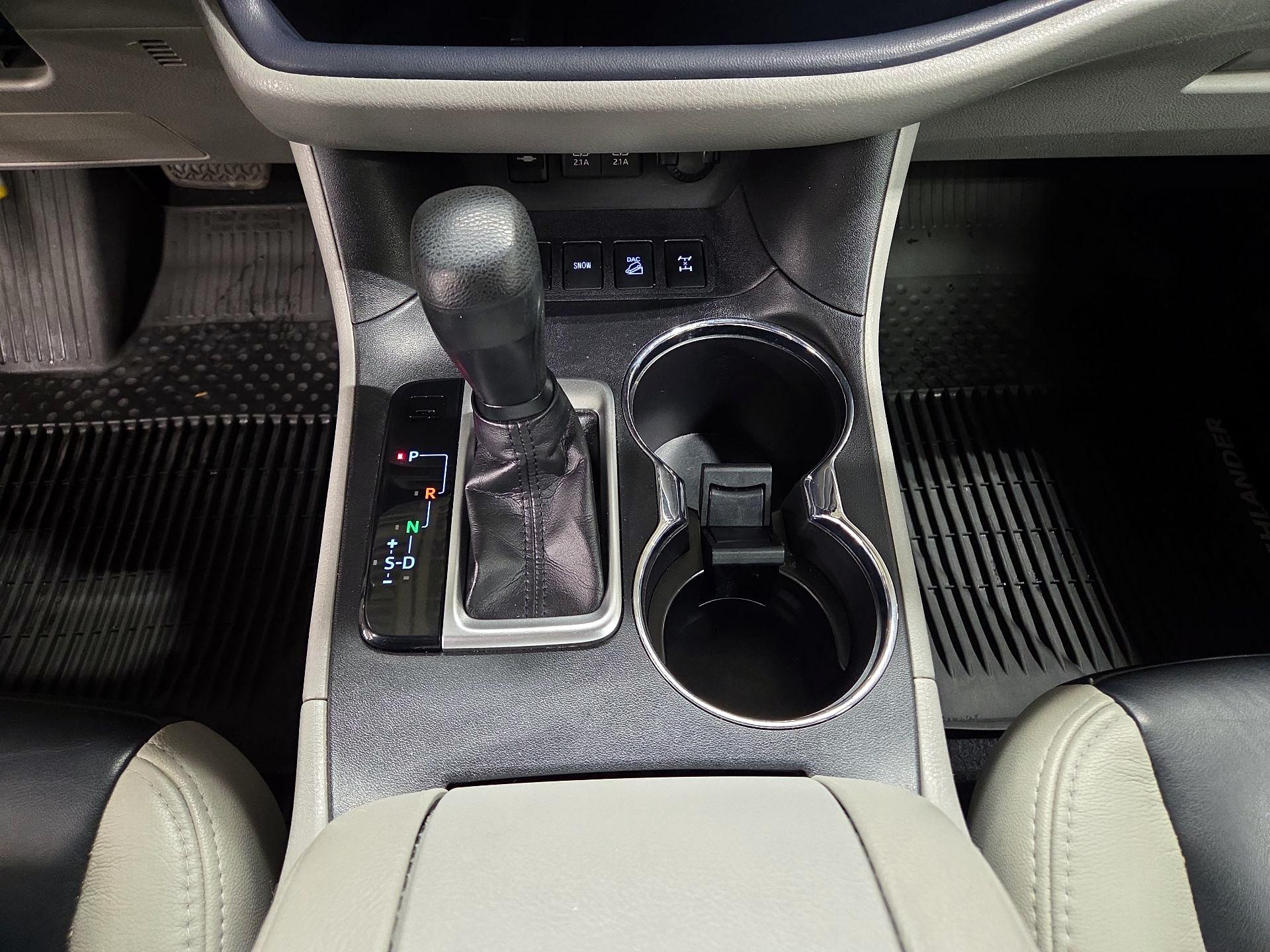 Thumbnail: 2019 Toyota Highlander - 17