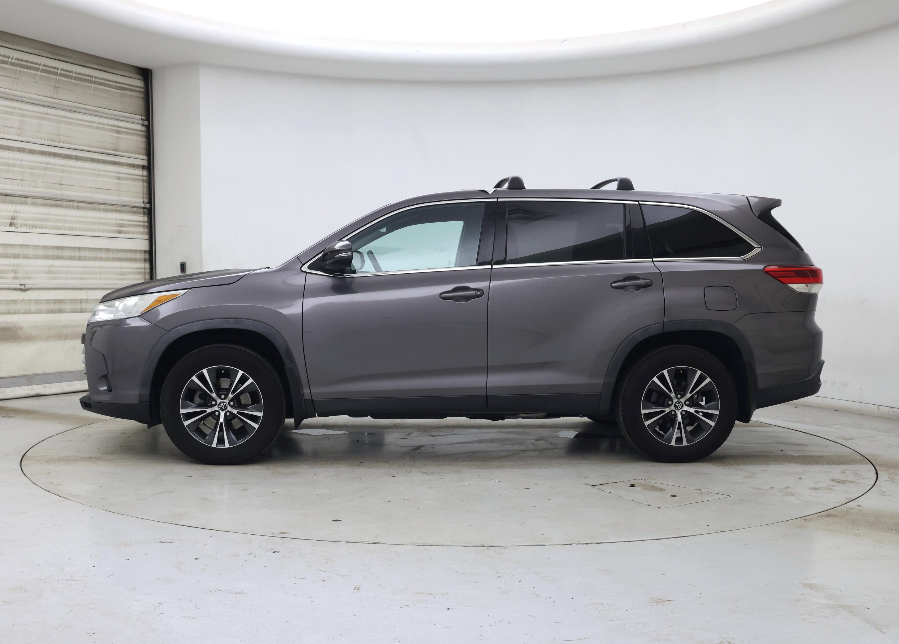 Thumbnail: 2019 Toyota Highlander - 3