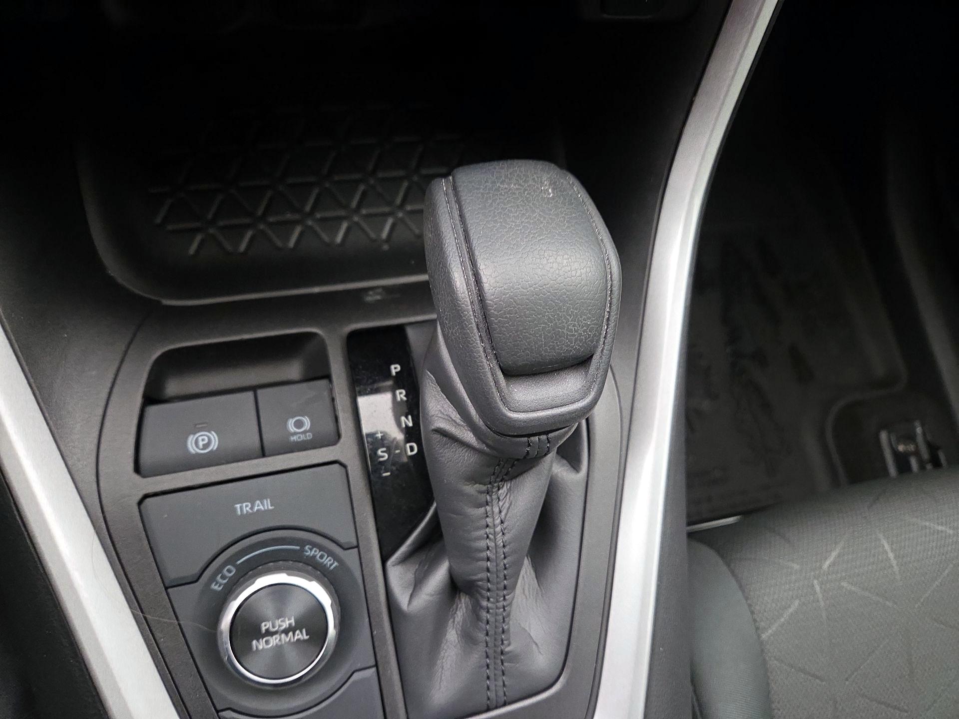 Thumbnail: 2024 Toyota RAV4 - 17